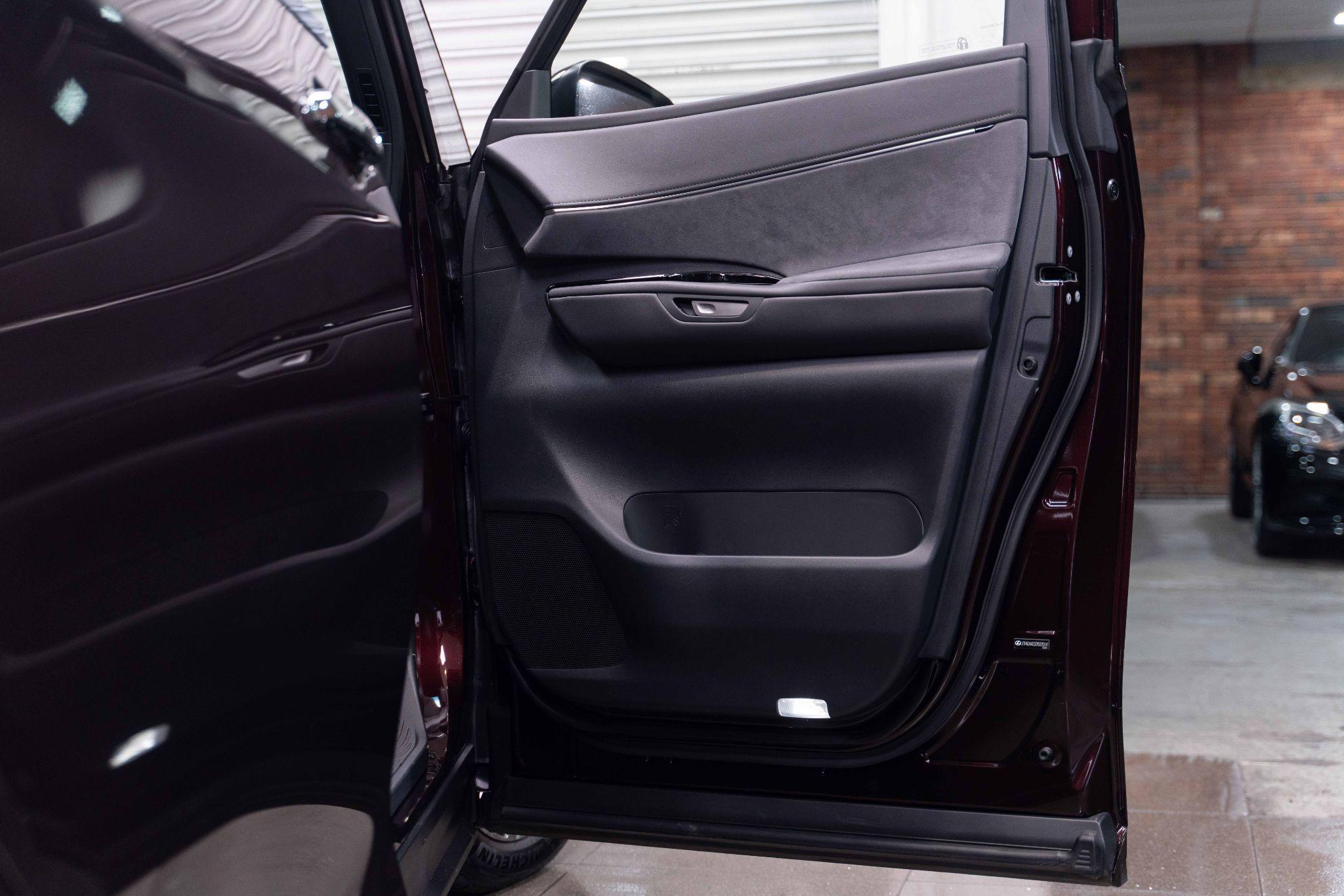 Lexus Lm 2.5 350h Takumi E-CVT AWD Euro 6 (s/s) 5dr 5dr Automatic 2026