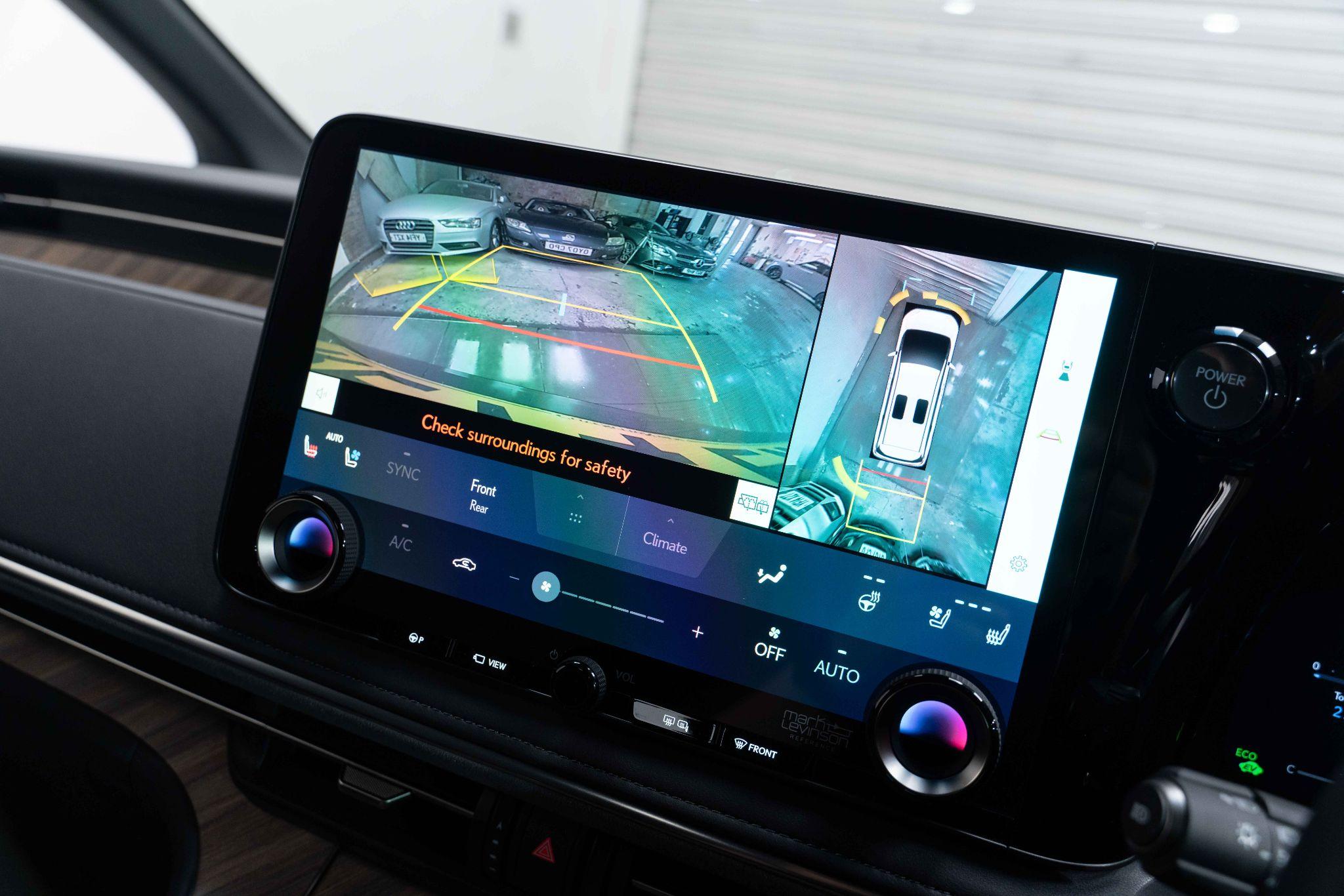 Lexus Lm 2.5 350h Takumi E-CVT AWD Euro 6 (s/s) 5dr 5dr Automatic 2026