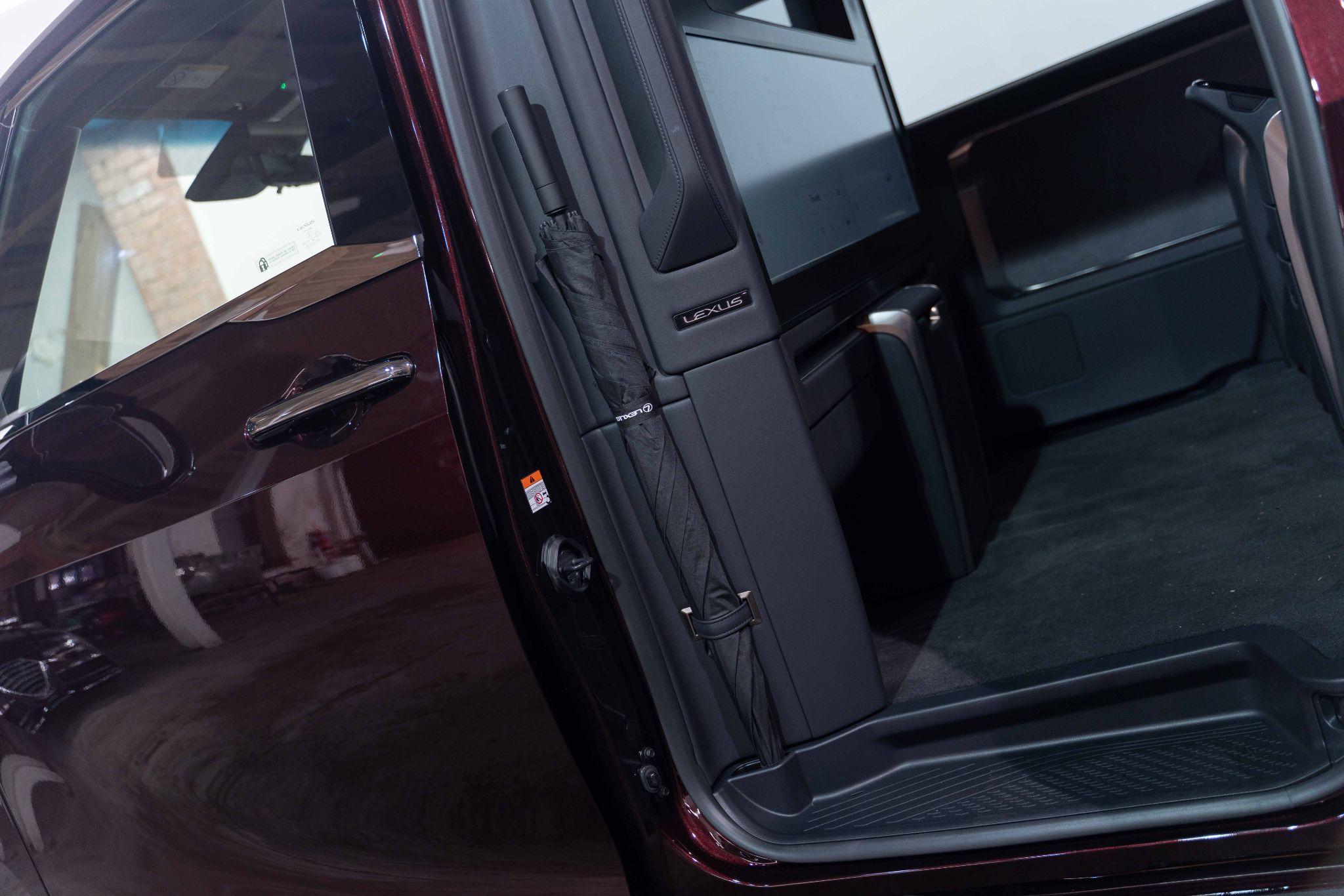 Lexus Lm 2.5 350h Takumi E-CVT AWD Euro 6 (s/s) 5dr 5dr Automatic 2026