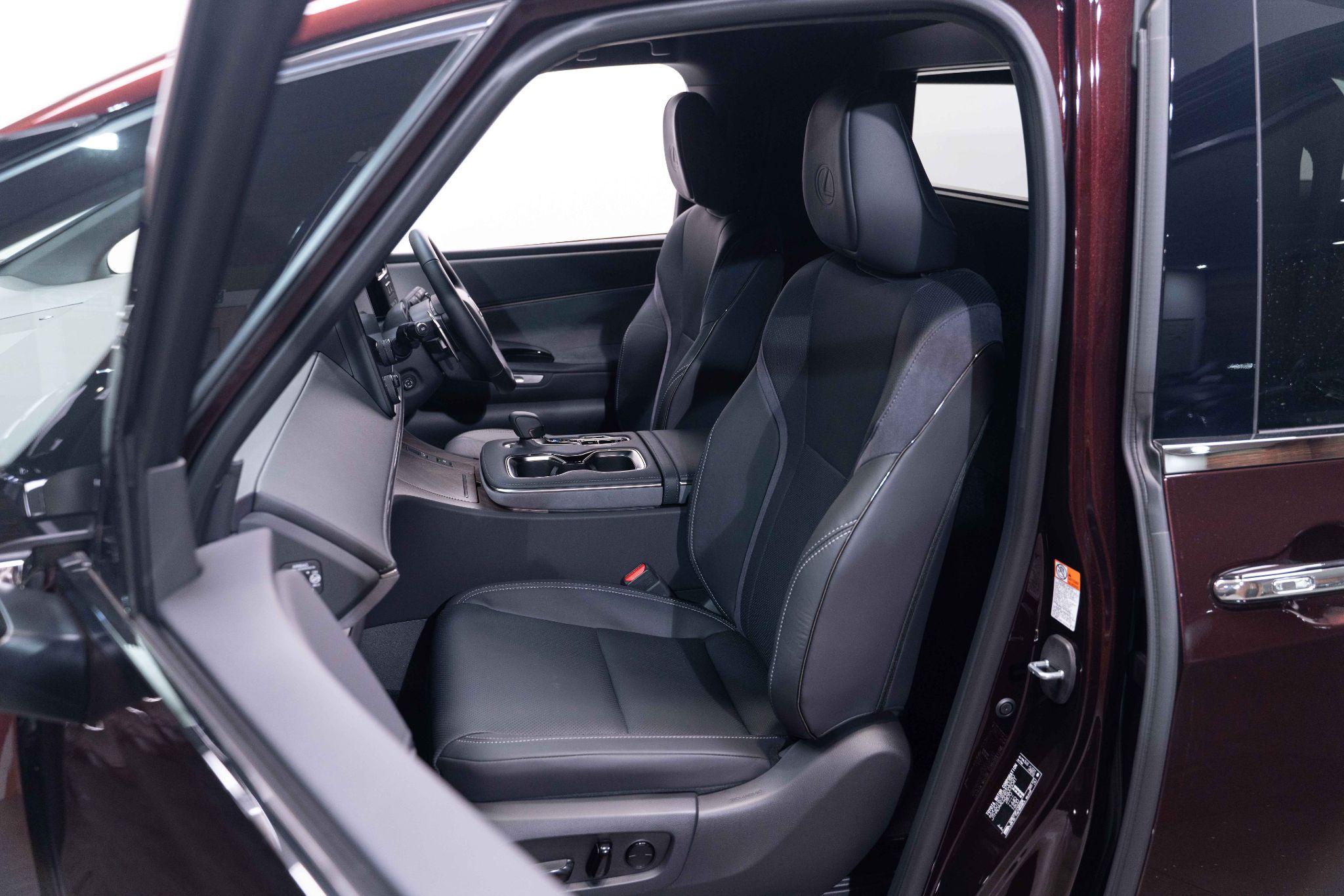 Lexus Lm 2.5 350h Takumi E-CVT AWD Euro 6 (s/s) 5dr 5dr Automatic 2026