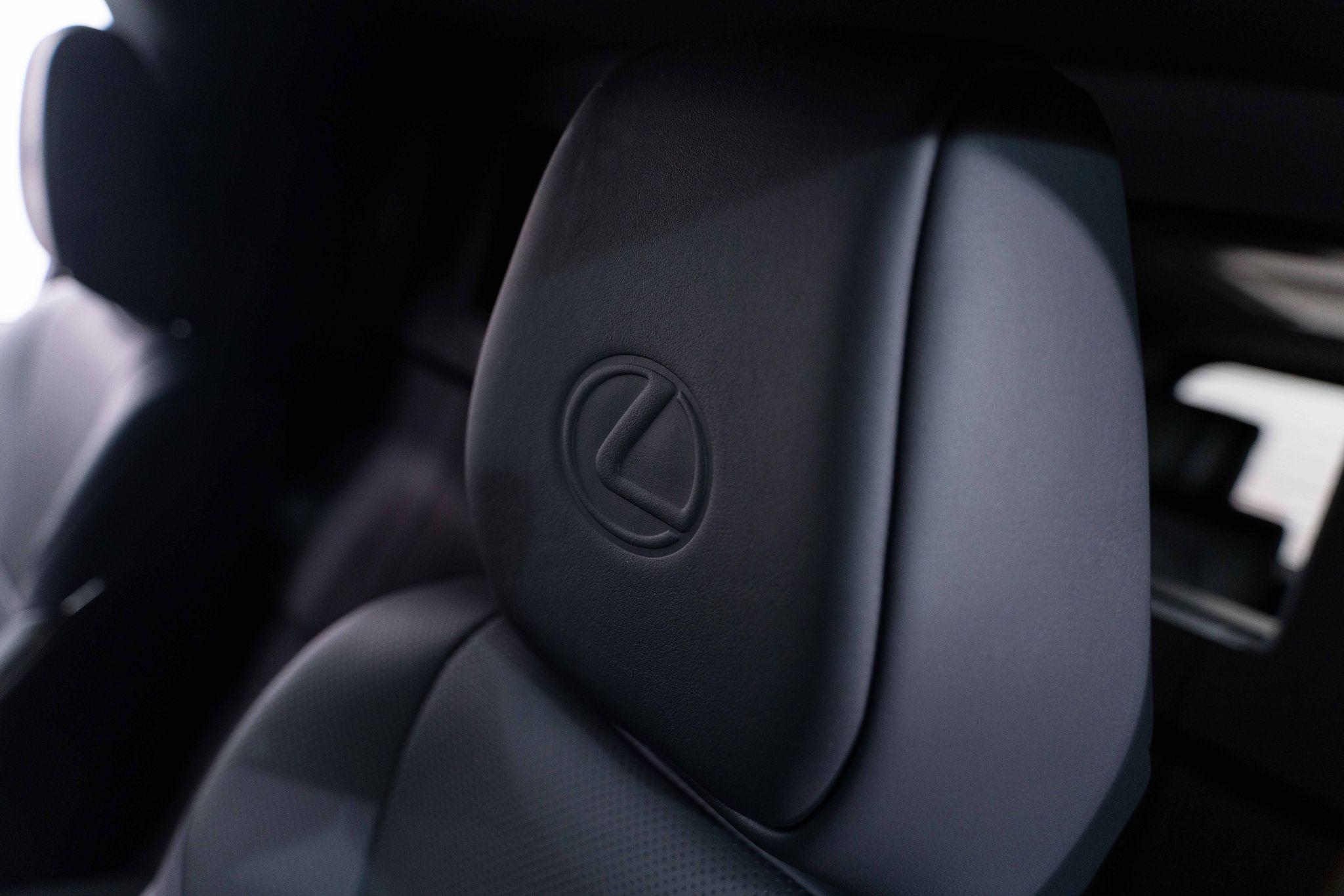 Lexus Lm 2.5 350h Takumi E-CVT AWD Euro 6 (s/s) 5dr 5dr Automatic 2026