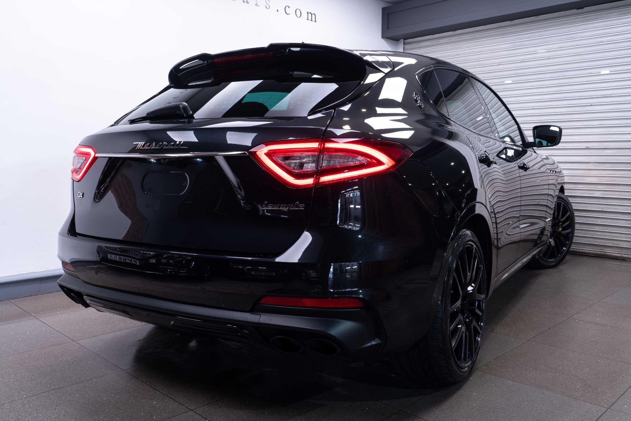 2019 Maserati Levante 3.0 V6 GranSport Nerissimo ZF 4WD Euro 6 (s/s) 5dr, exterior view 4