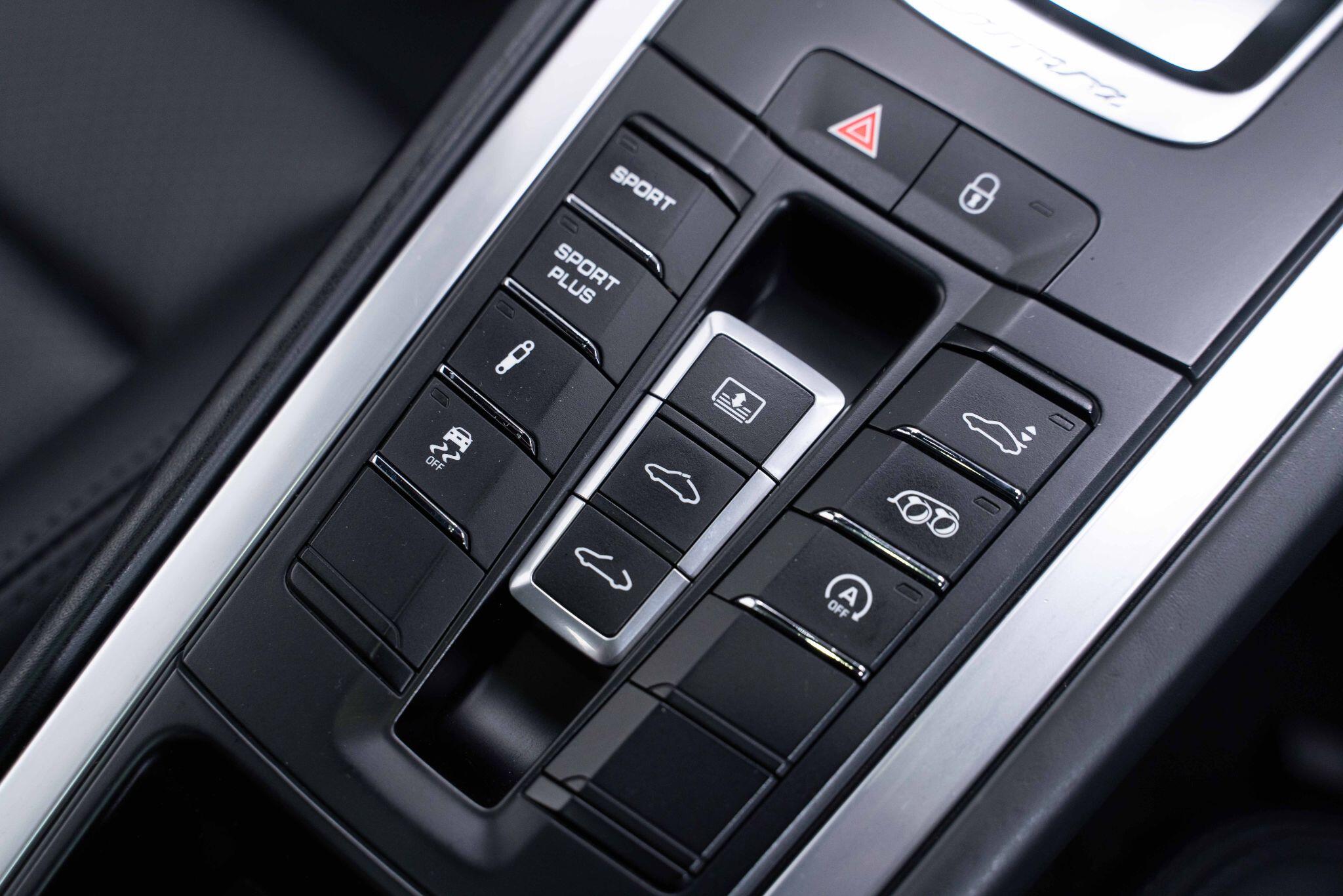 Porsche 911 3.8 991 Carrera S Coupe 2dr Petrol PDK Euro 6 (s/s) (400 ps) 2dr Automatic 2025