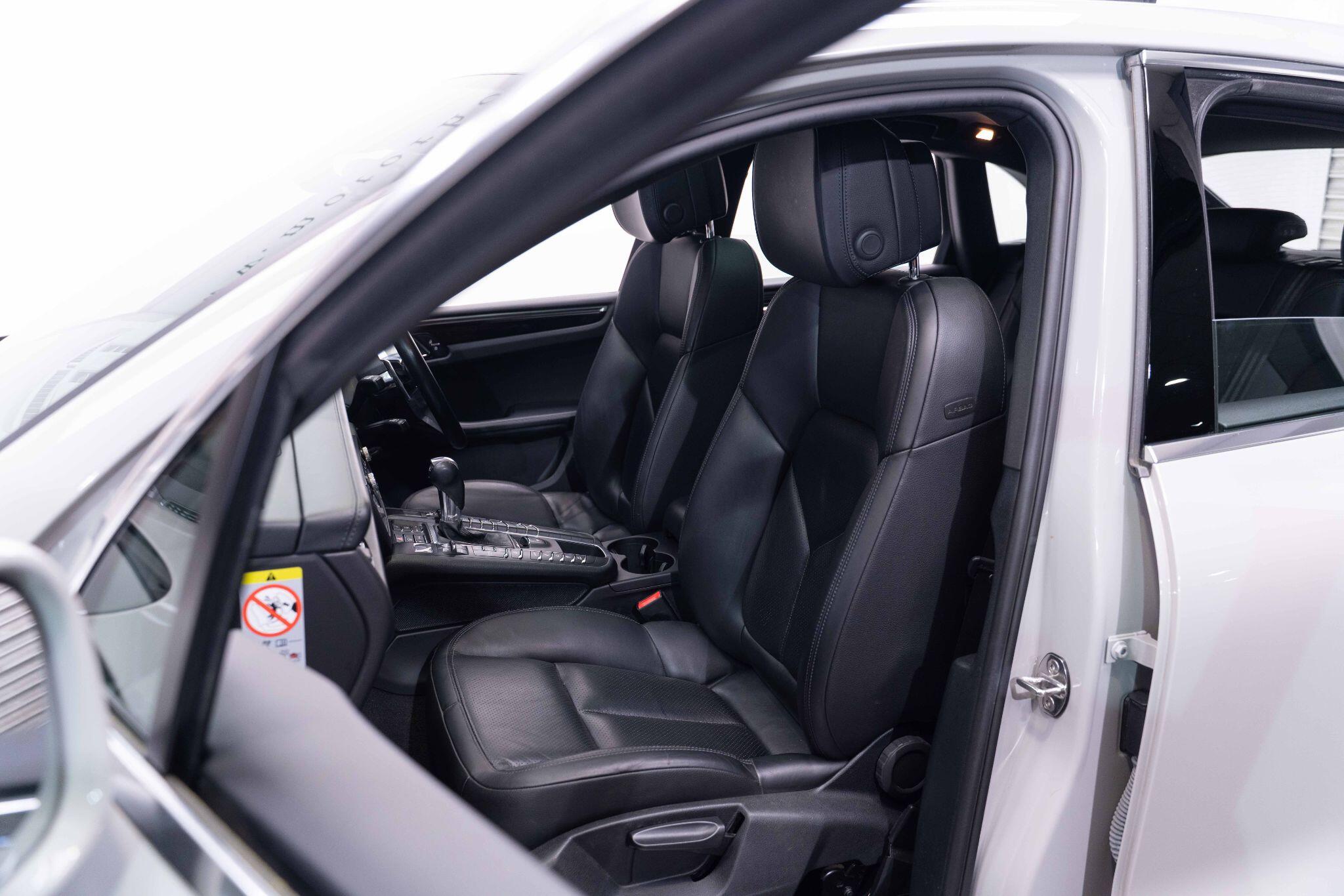 Porsche Macan 3.0T V6 S PDK 4WD Euro 6 (s/s) 5dr 5dr Automatic 2026