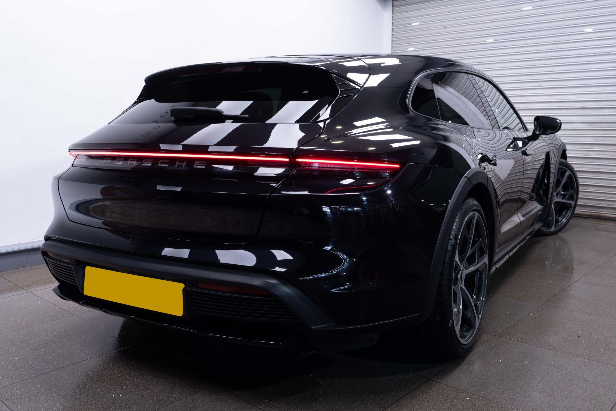 2021 Porsche Taycan Performance Plus 93.4kWh 4 Cross Turismo Auto 4WD 5dr, exterior view 4