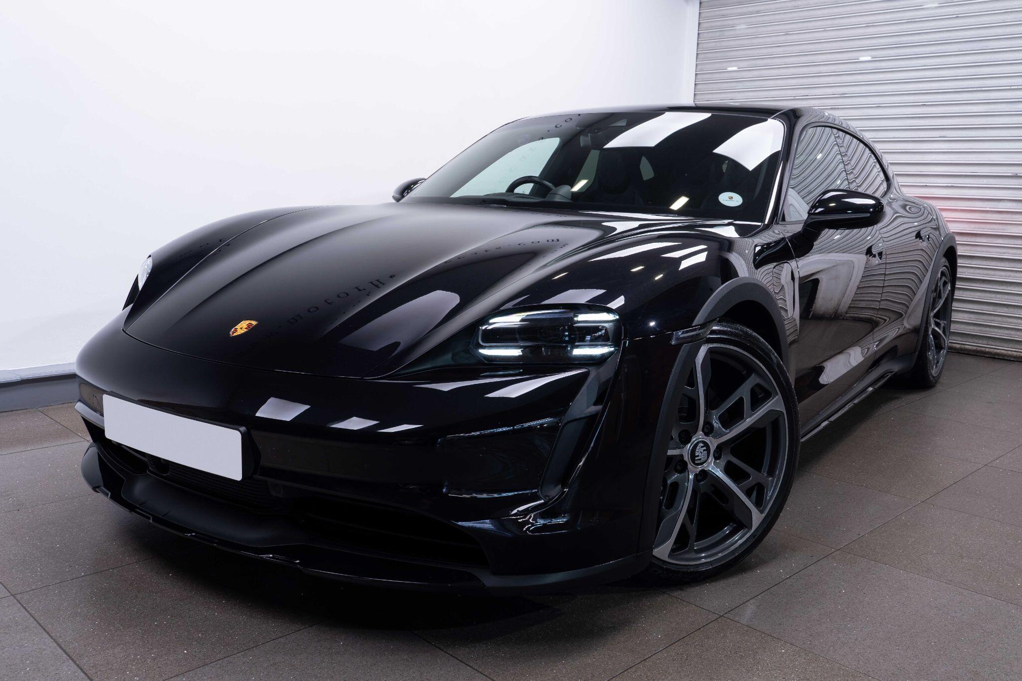2021 Porsche Taycan Performance Plus 93.4kWh 4 Cross Turismo Auto 4WD 5dr, exterior view 3