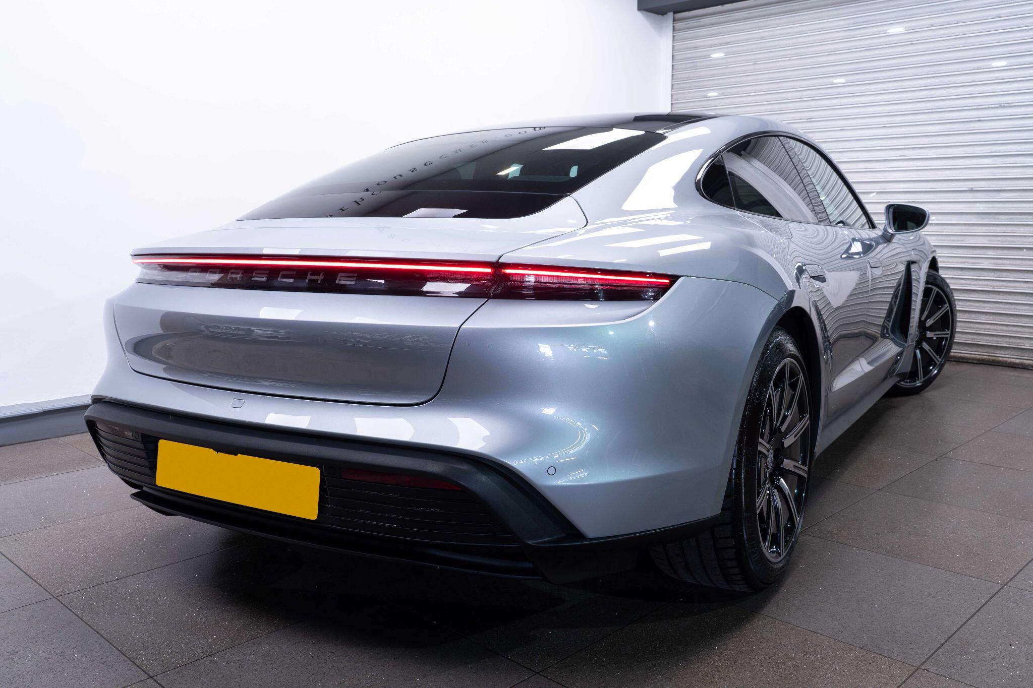 2020 Porsche Taycan Performance Plus 93.4kWh 4S Auto 4WD 4dr, exterior view 4