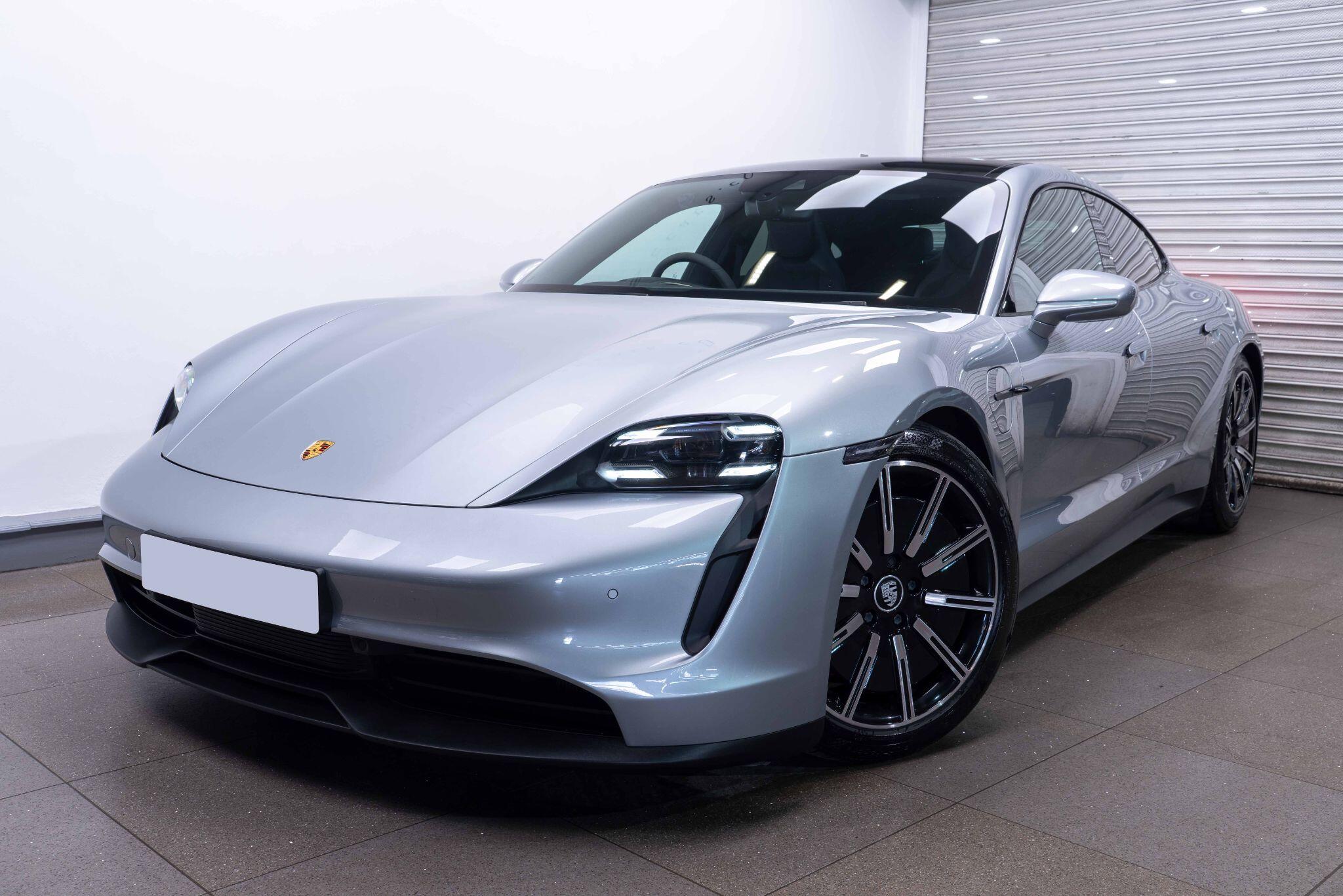 2020 Porsche Taycan Performance Plus 93.4kWh 4S Auto 4WD 4dr, exterior view 3
