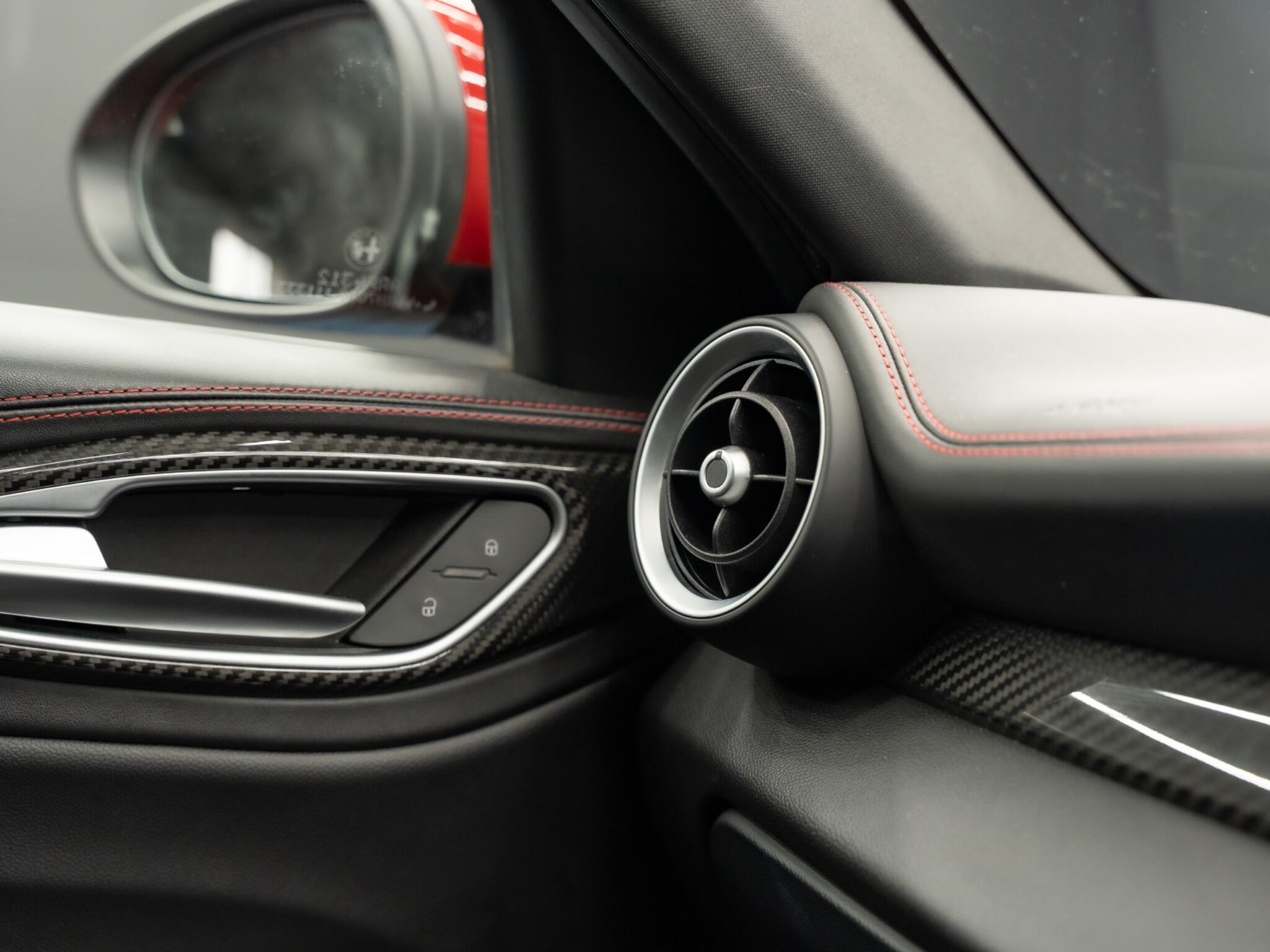 Alfa Romeo Giulia 2.9 V6 Bi-Turbo Quadrifoglio Auto Euro 6 (s/s) 4dr 4dr Automatic 2026