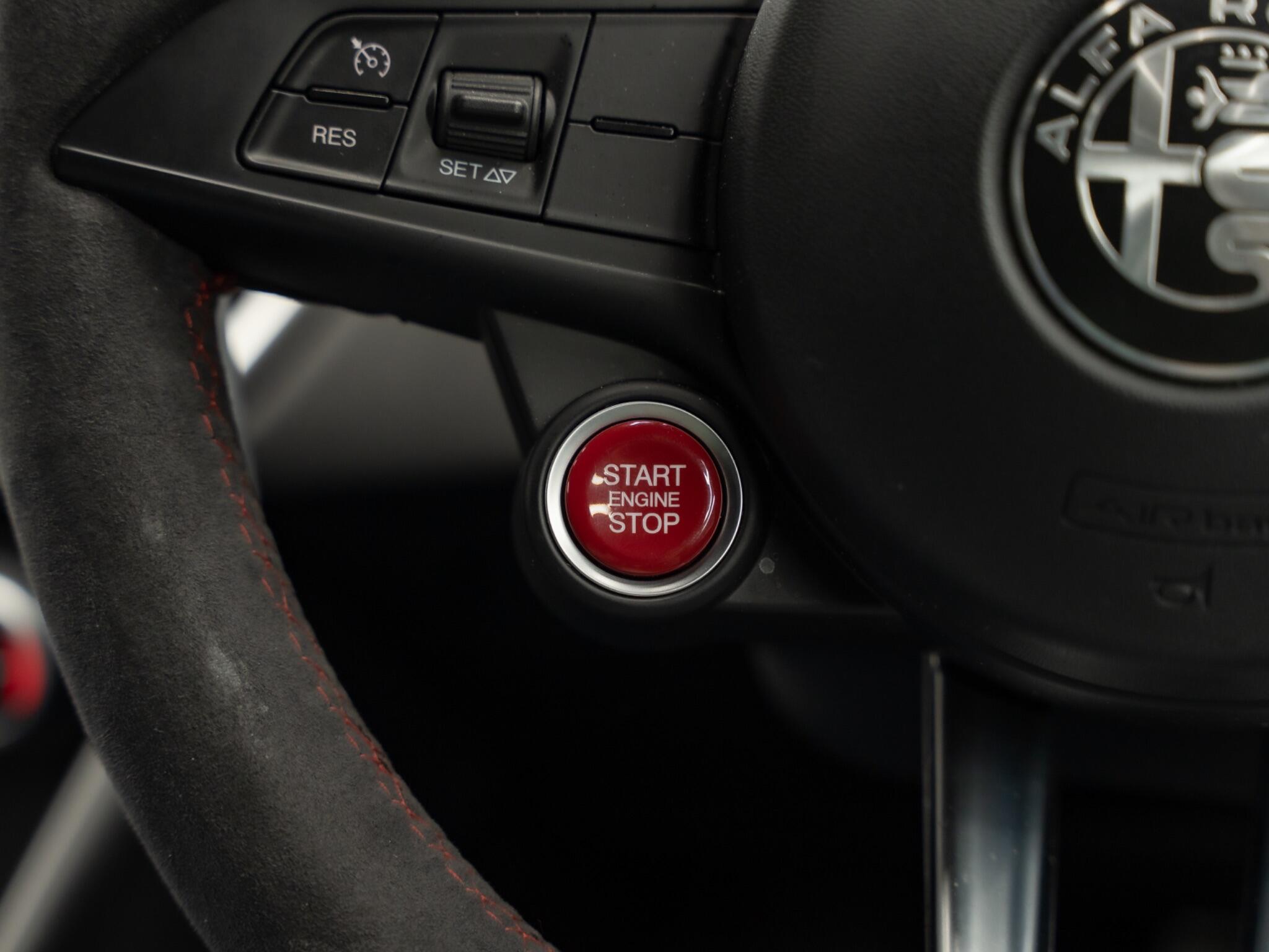 Alfa Romeo Giulia 2.9 V6 Bi-Turbo Quadrifoglio Auto Euro 6 (s/s) 4dr 4dr Automatic 2026