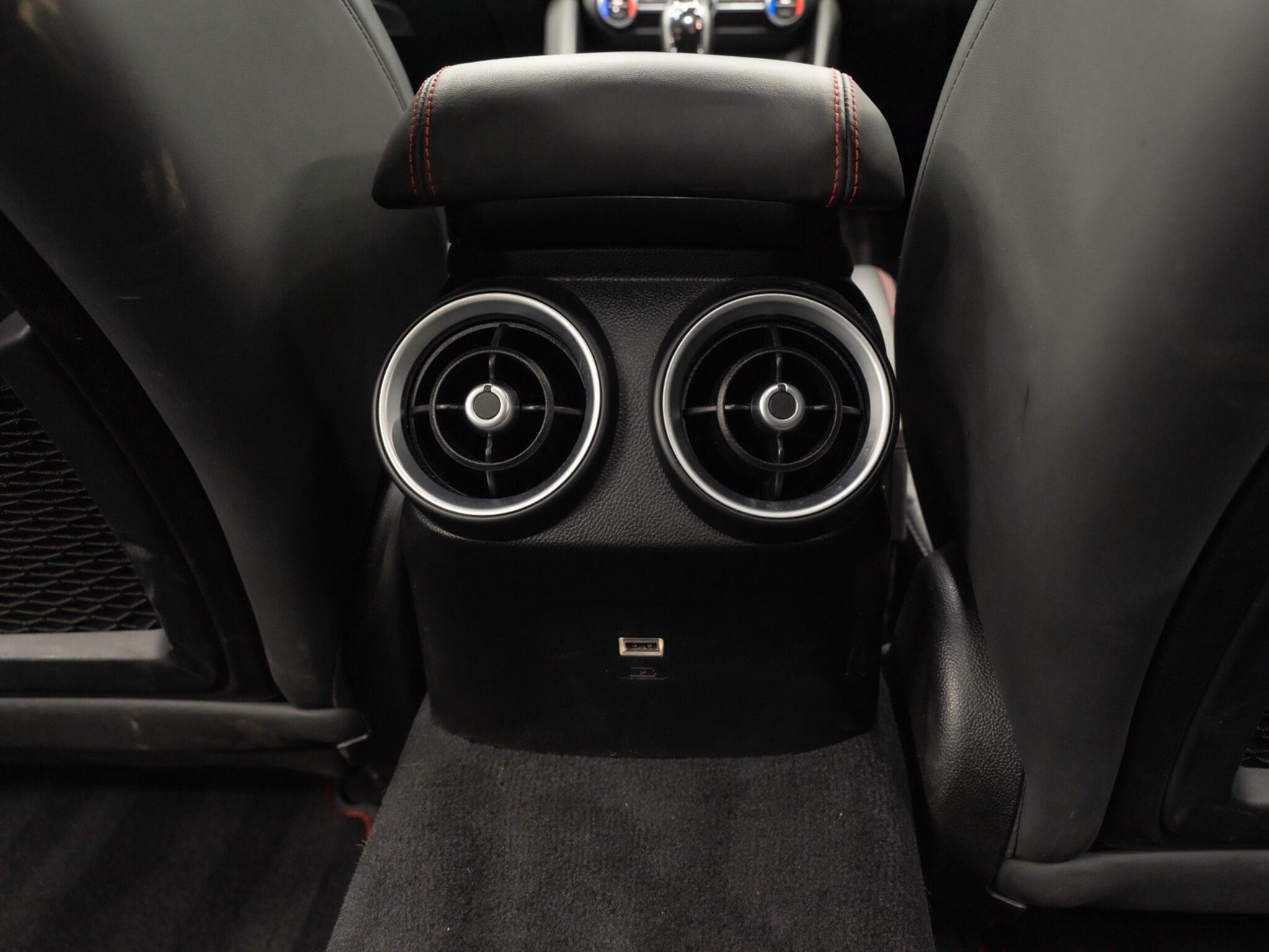 Alfa Romeo Giulia 2.9 V6 Bi-Turbo Quadrifoglio Auto Euro 6 (s/s) 4dr 4dr Automatic 2026