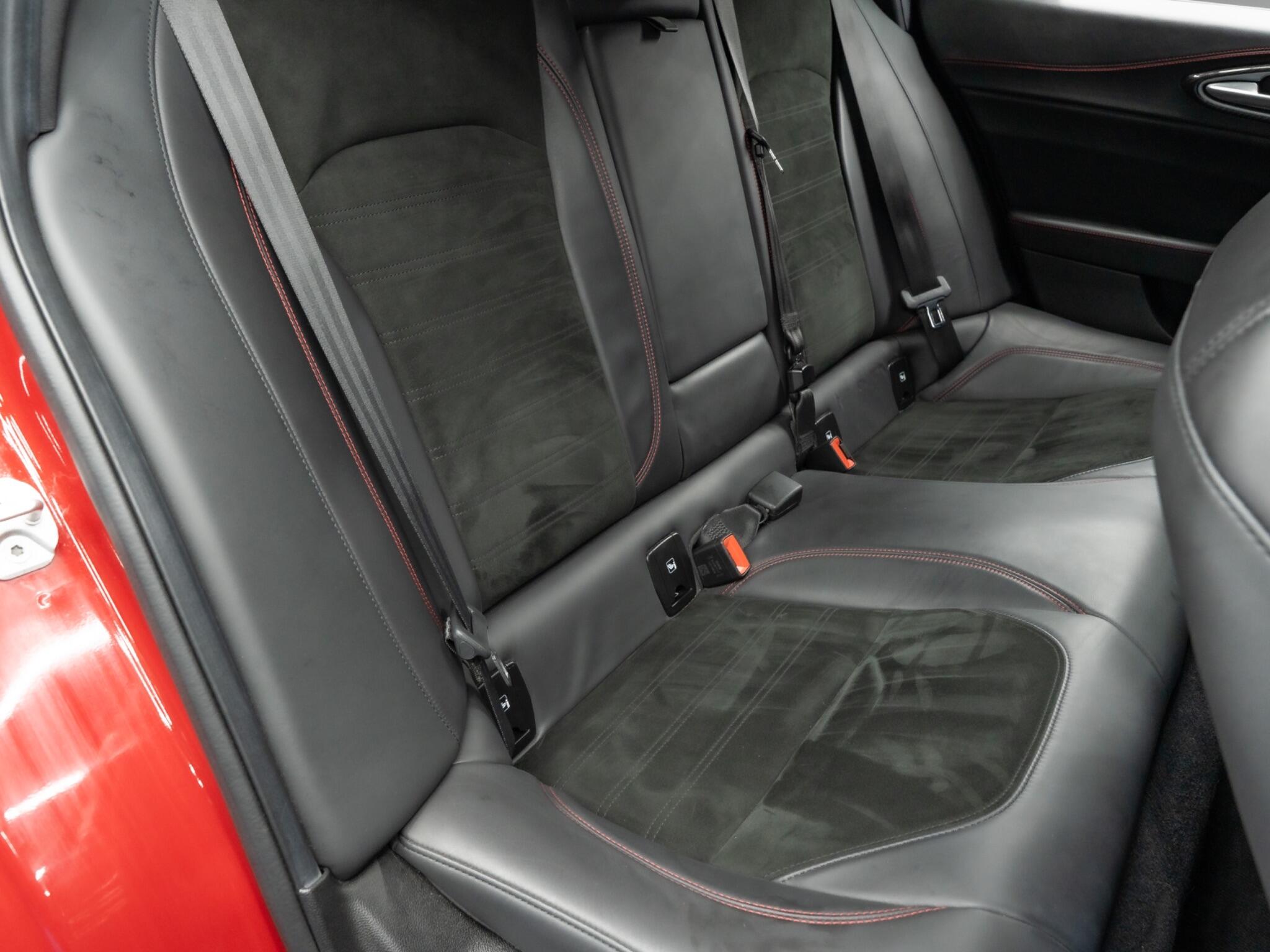 Alfa Romeo Giulia 2.9 V6 Bi-Turbo Quadrifoglio Auto Euro 6 (s/s) 4dr 4dr Automatic 2026