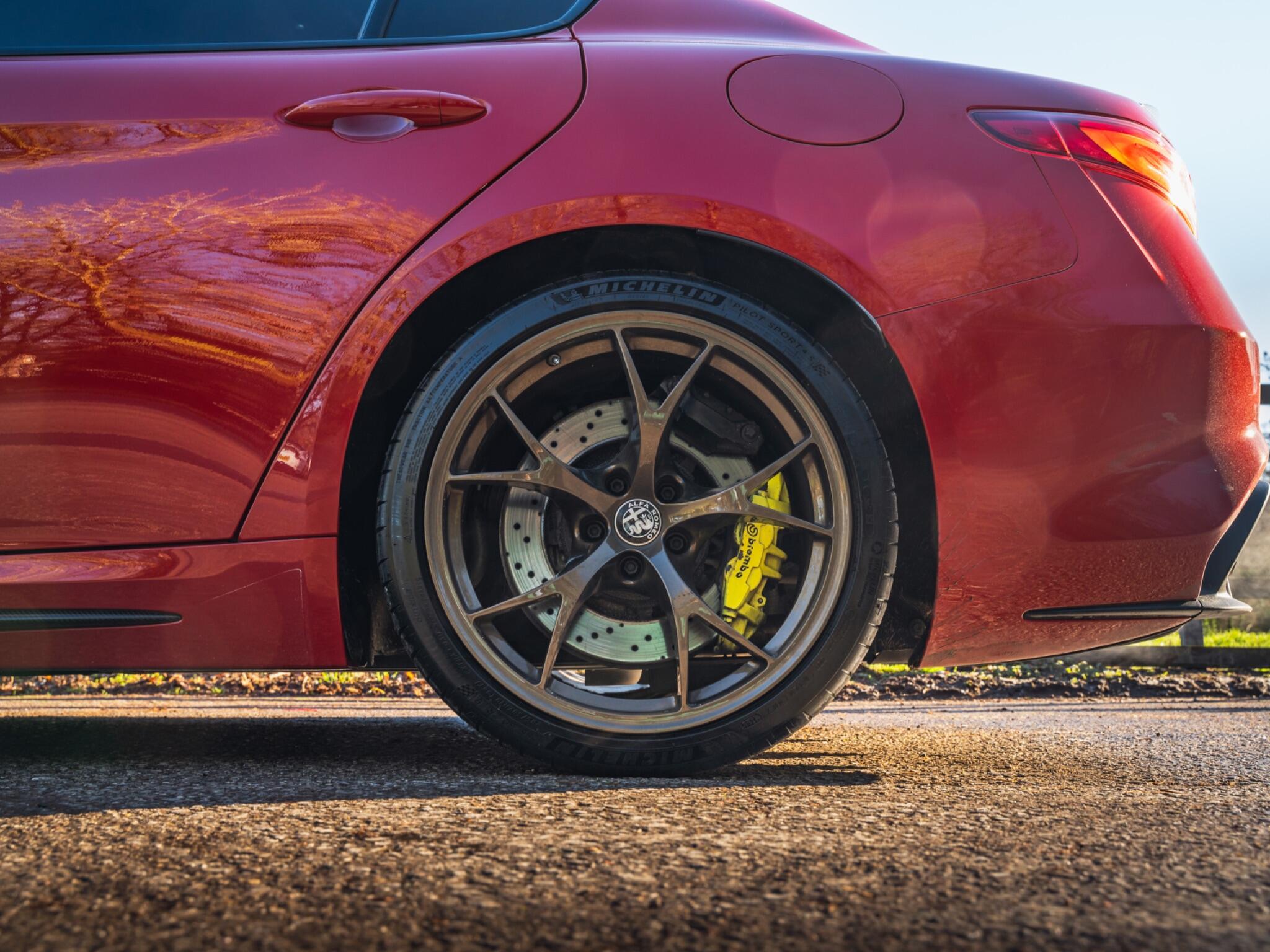 Alfa Romeo Giulia 2.9 V6 Bi-Turbo Quadrifoglio Auto Euro 6 (s/s) 4dr 4dr Automatic 2026