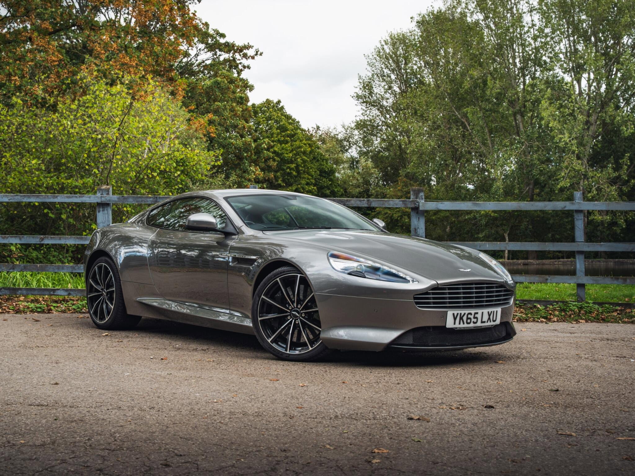 Aston Martin Db9