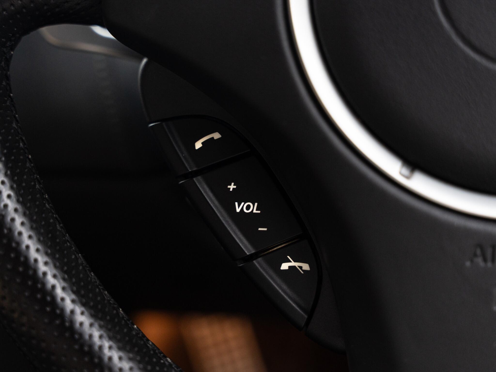 Aston Martin Vantage 4.7 V8 Sportshift II Euro 6 2dr 2dr Automatic 2025
