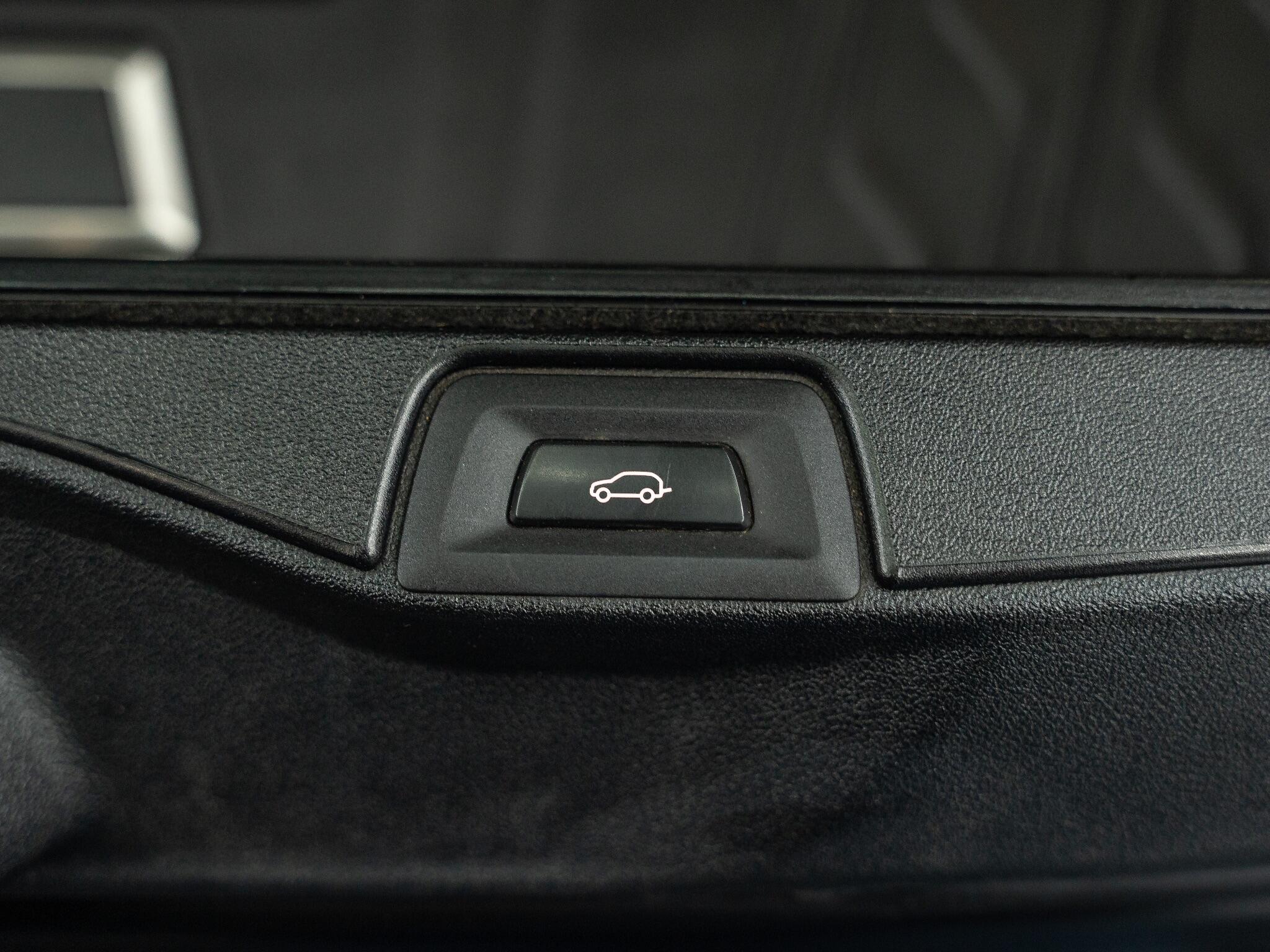 BMW X5 M 4.4i V8 Competition Auto xDrive Euro 6 (s/s) 5dr 5dr Automatic 2025