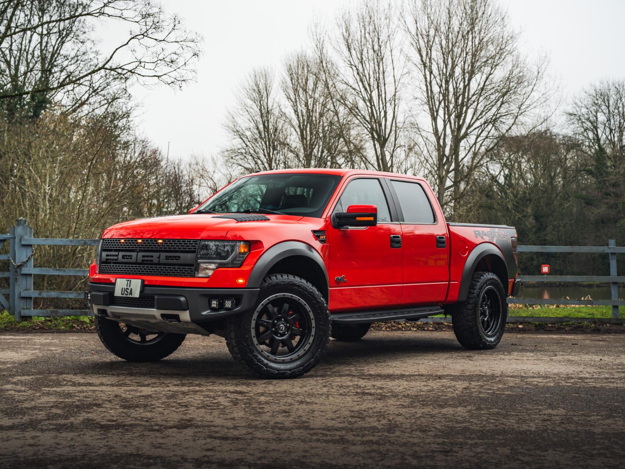 Ford Raptor Use Used Ford F150 SVT Raptor 2014 Automatic | The Carbon Collection