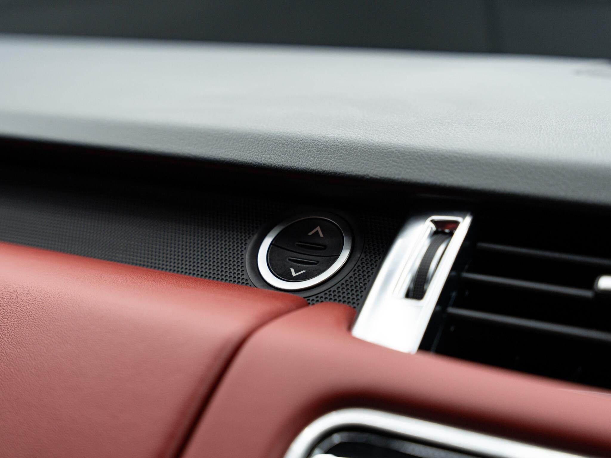 Land Rover Range Rover Sport 3.0 D300 MHEV HSE Dynamic Auto 4WD Euro 6 (s/s) 5dr 5dr Automatic 2025