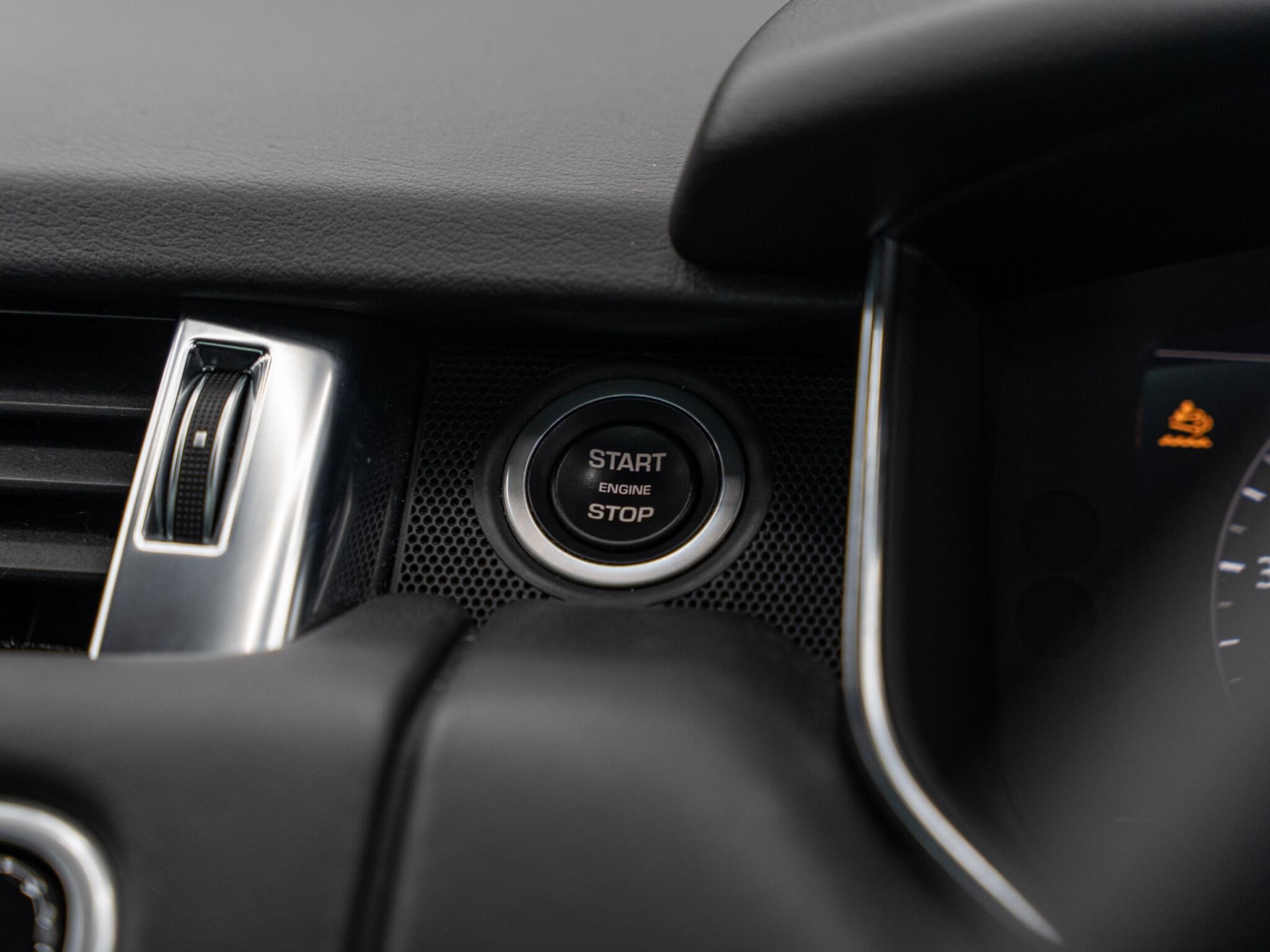 Land Rover Range Rover Sport 3.0 D300 MHEV HSE Dynamic Black Auto 4WD Euro 6 (s/s) 5dr 5dr Automatic 2025