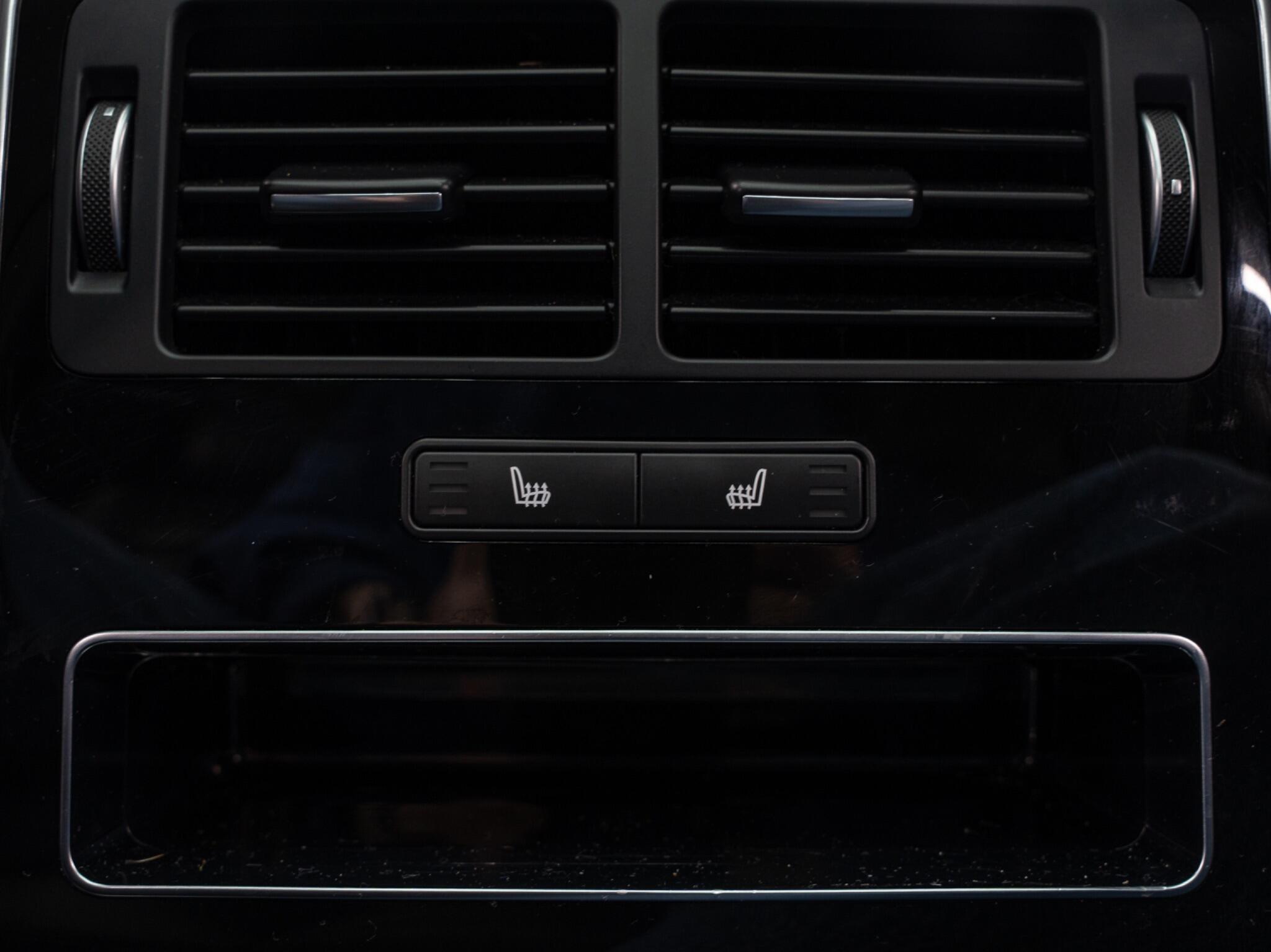 Land Rover Range Rover Sport 3.0 D300 MHEV HSE Dynamic Black Auto 4WD Euro 6 (s/s) 5dr 5dr Automatic 2025