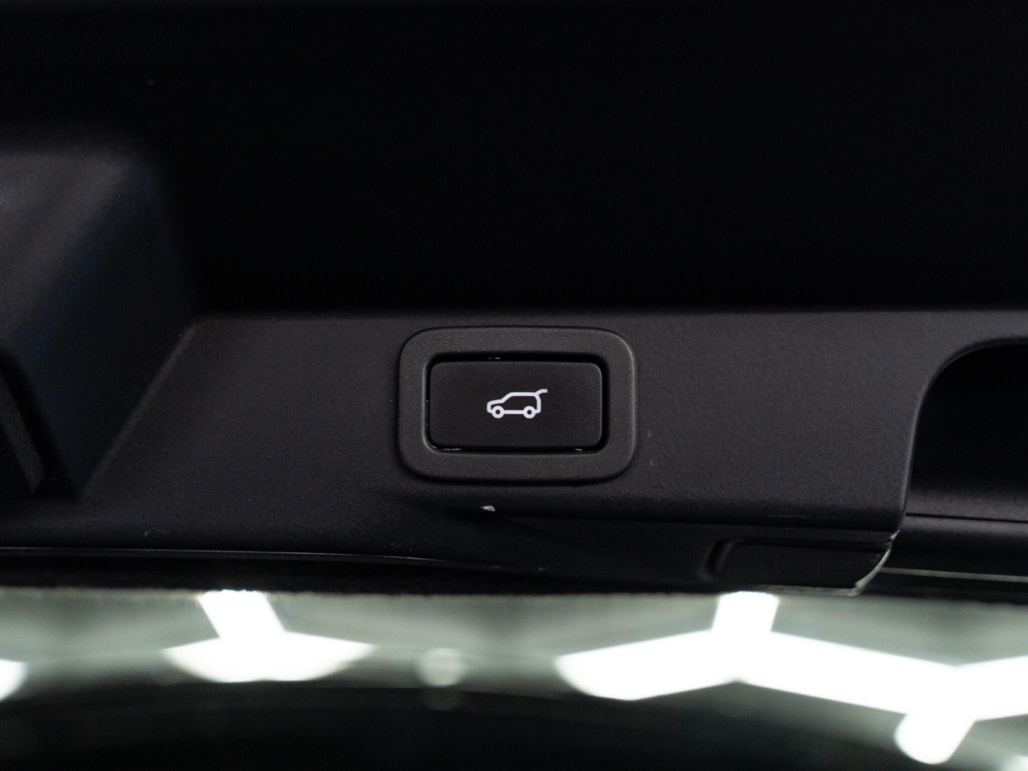 Land Rover Range Rover Sport 5.0 P575 V8 SVR Auto 4WD Euro 6 (s/s) 5dr 5dr Automatic 2025