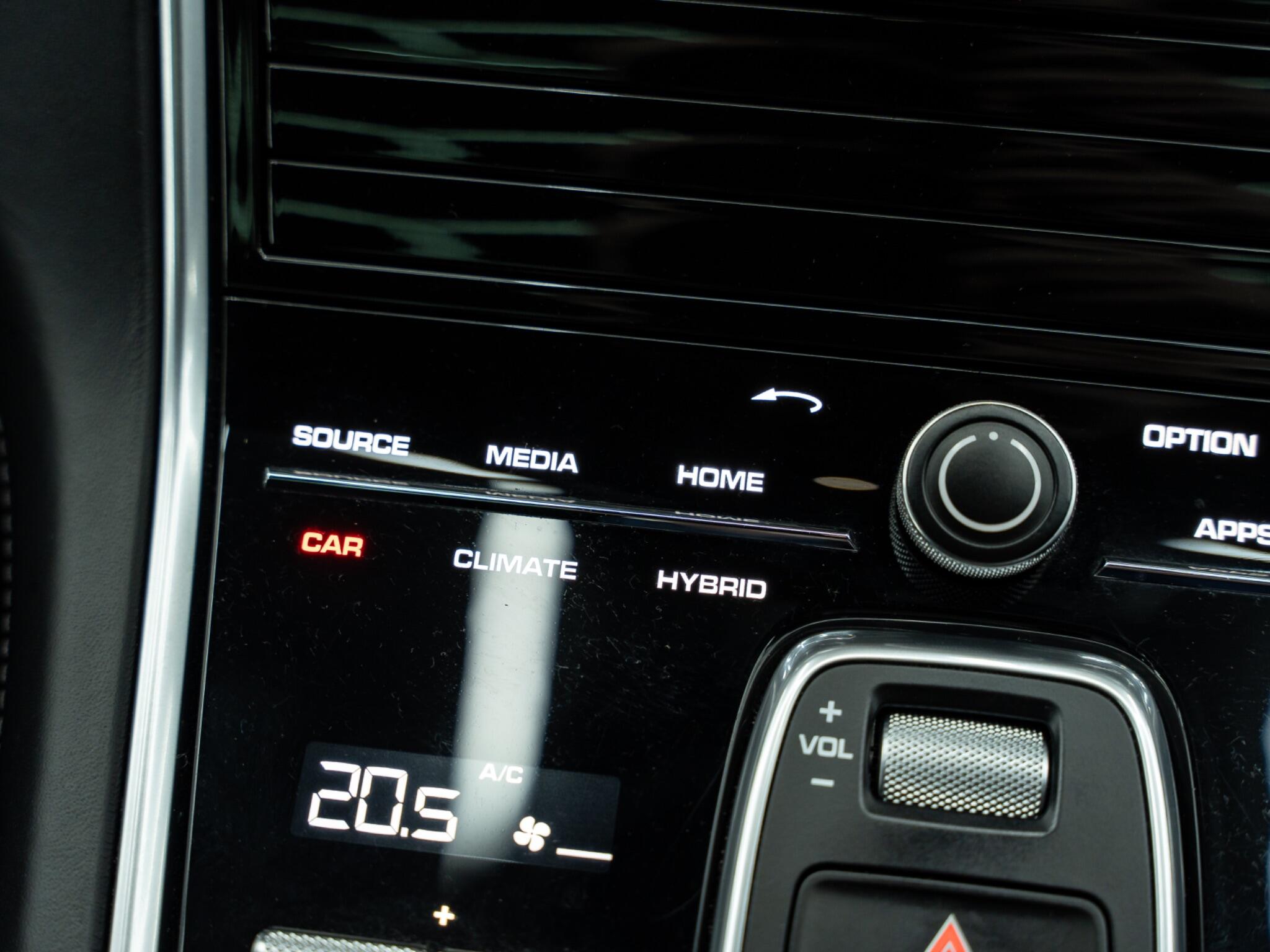 Porsche Panamera 4.0 V8 E-Hybrid 14kWh Turbo S Saloon PDK 4WD Euro 6 (s/s) 5dr 5dr Automatic 2026