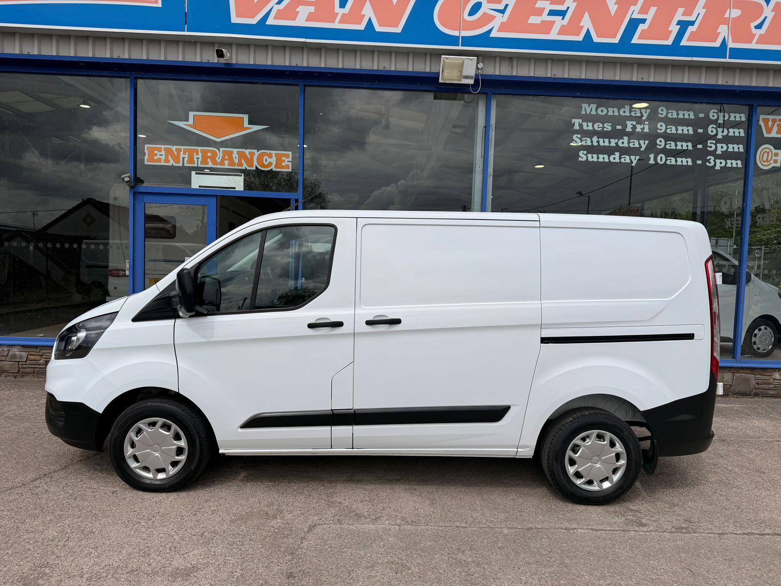2021 Ford Transit Custom 2.0 300 EcoBlue Leader Panel Van 5dr Diesel Manual L1 H1 Euro 6 105 ps, exterior view 3