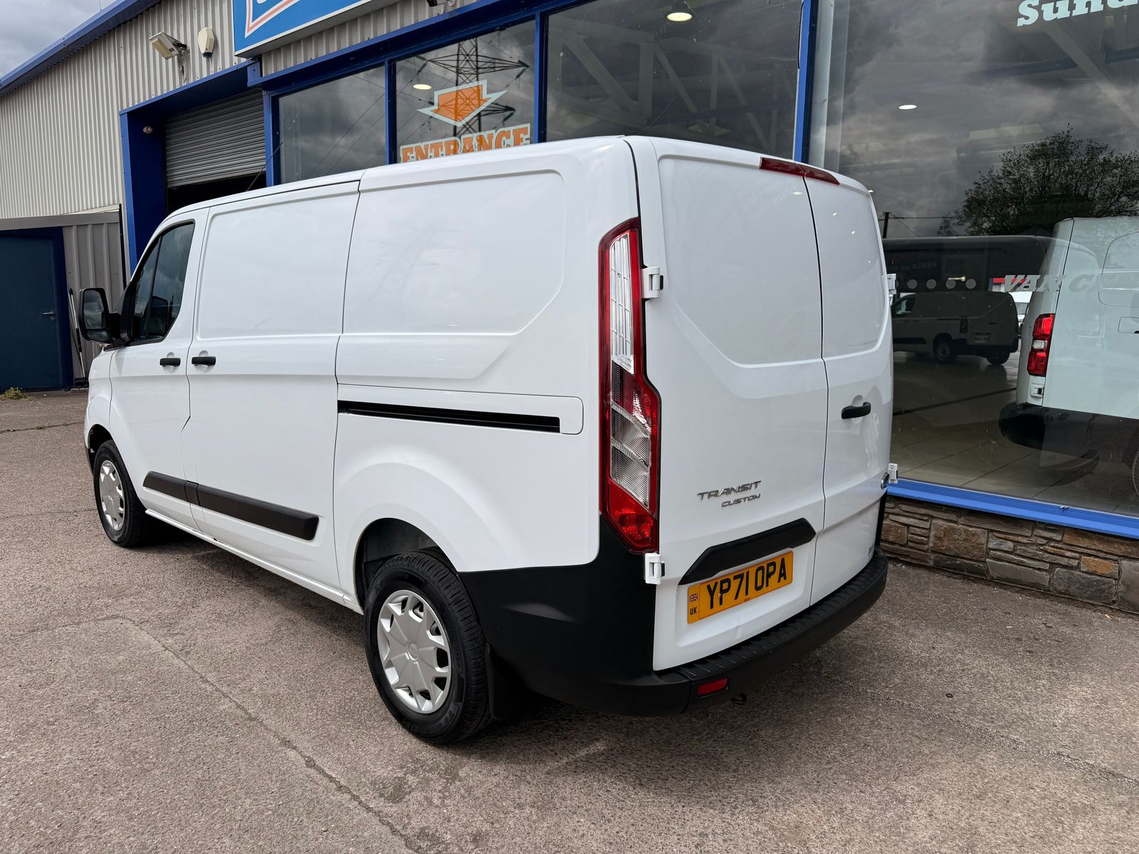 2021 Ford Transit Custom 2.0 300 EcoBlue Leader Panel Van 5dr Diesel Manual L1 H1 Euro 6 105 ps, exterior view 4