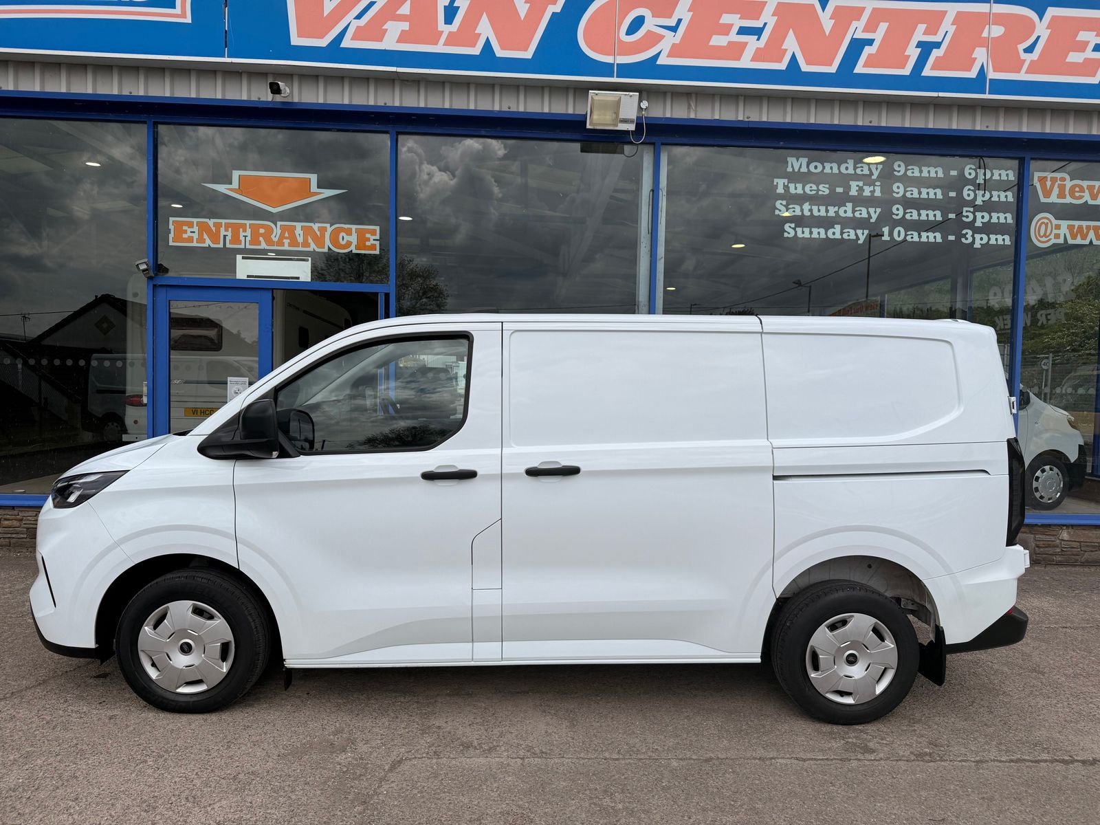 2024 Ford Transit Custom 2.0 300 EcoBlue Trend Panel Van 5dr Diesel Manual L1 H1 Euro 6 110 ps, exterior view 3