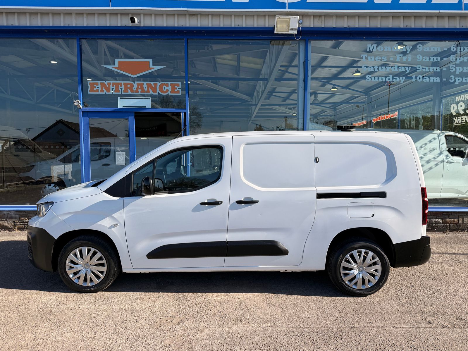 2022 Peugeot Partner 1.5 BlueHDi 950 Professional Premium Long Panel Van 6dr Diesel Manual LWB Euro 6100 bhp, exterior view 3