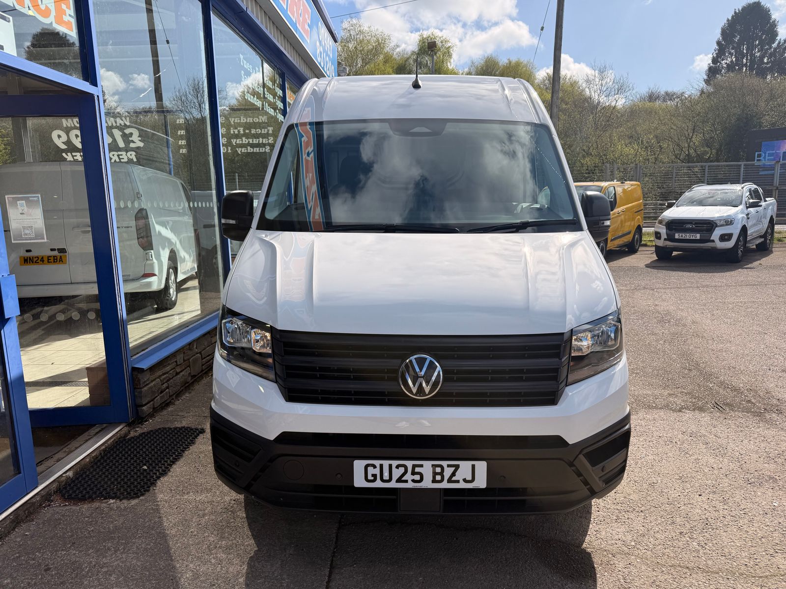 2025 Volkswagen Crafter 2.0 TDI CR35 Commerce Plus Panel Van 5dr Diesel Manual FWD MWB High Roof Euro 6 140 ps, exterior view 2