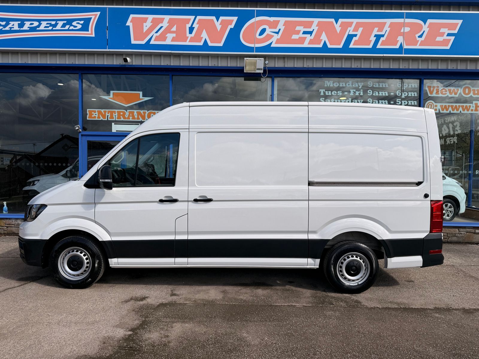2025 Volkswagen Crafter 2.0 TDI CR35 Commerce Plus Panel Van 5dr Diesel Manual FWD MWB High Roof Euro 6 140 ps, exterior view 3