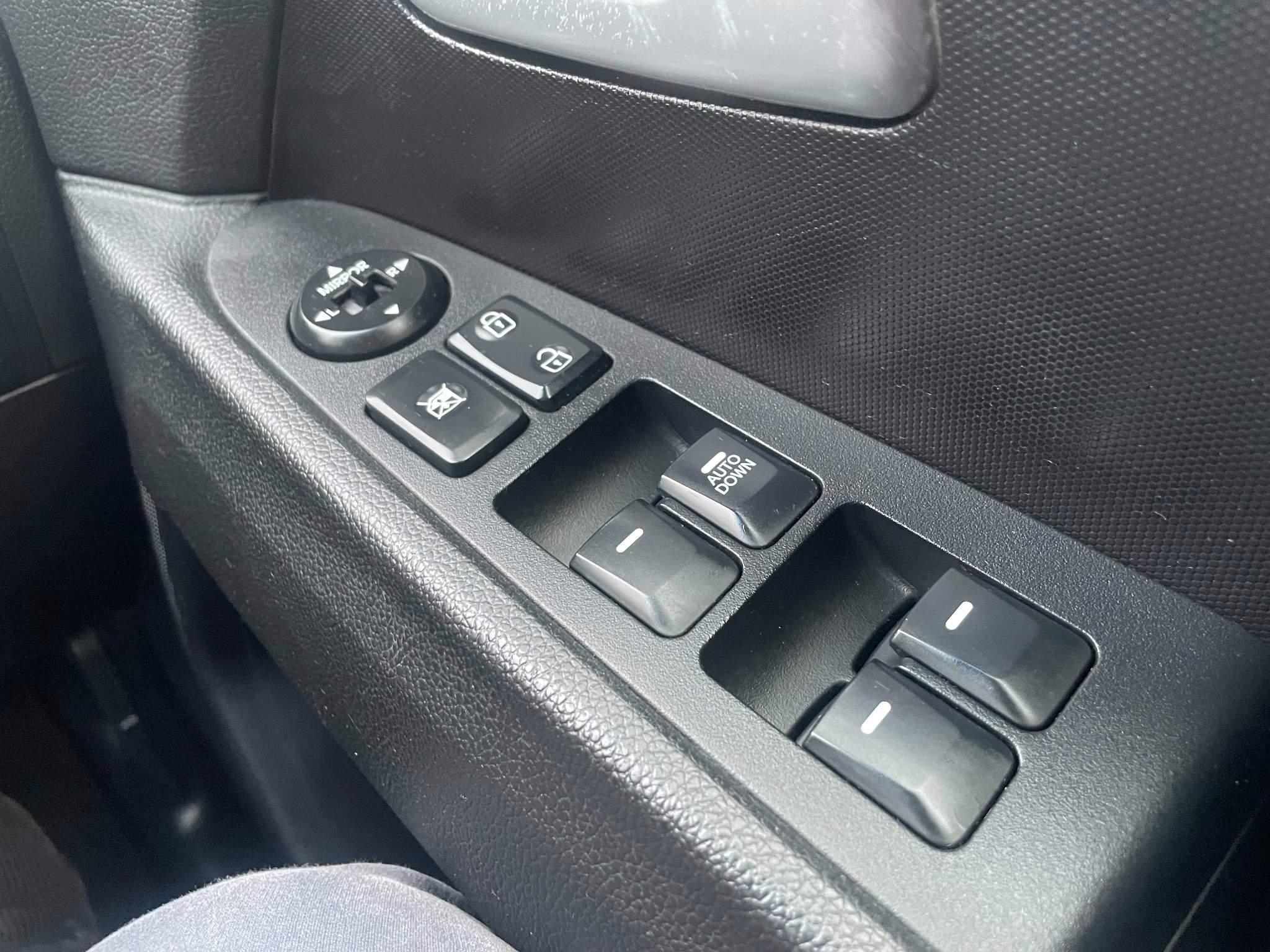 Kia Sportage 1.6 GDi 1 2WD Euro 5 5dr 5dr Manual 2014