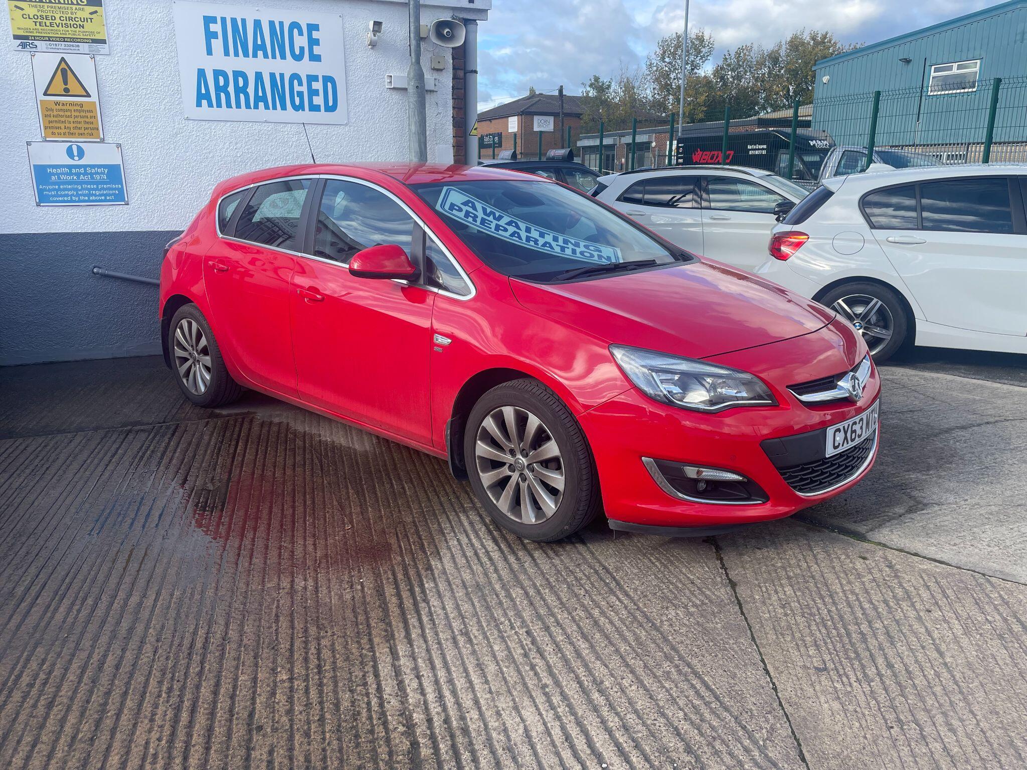 Vauxhall Astra 1.6 16v SE Euro 5 5dr 5dr Manual 2013