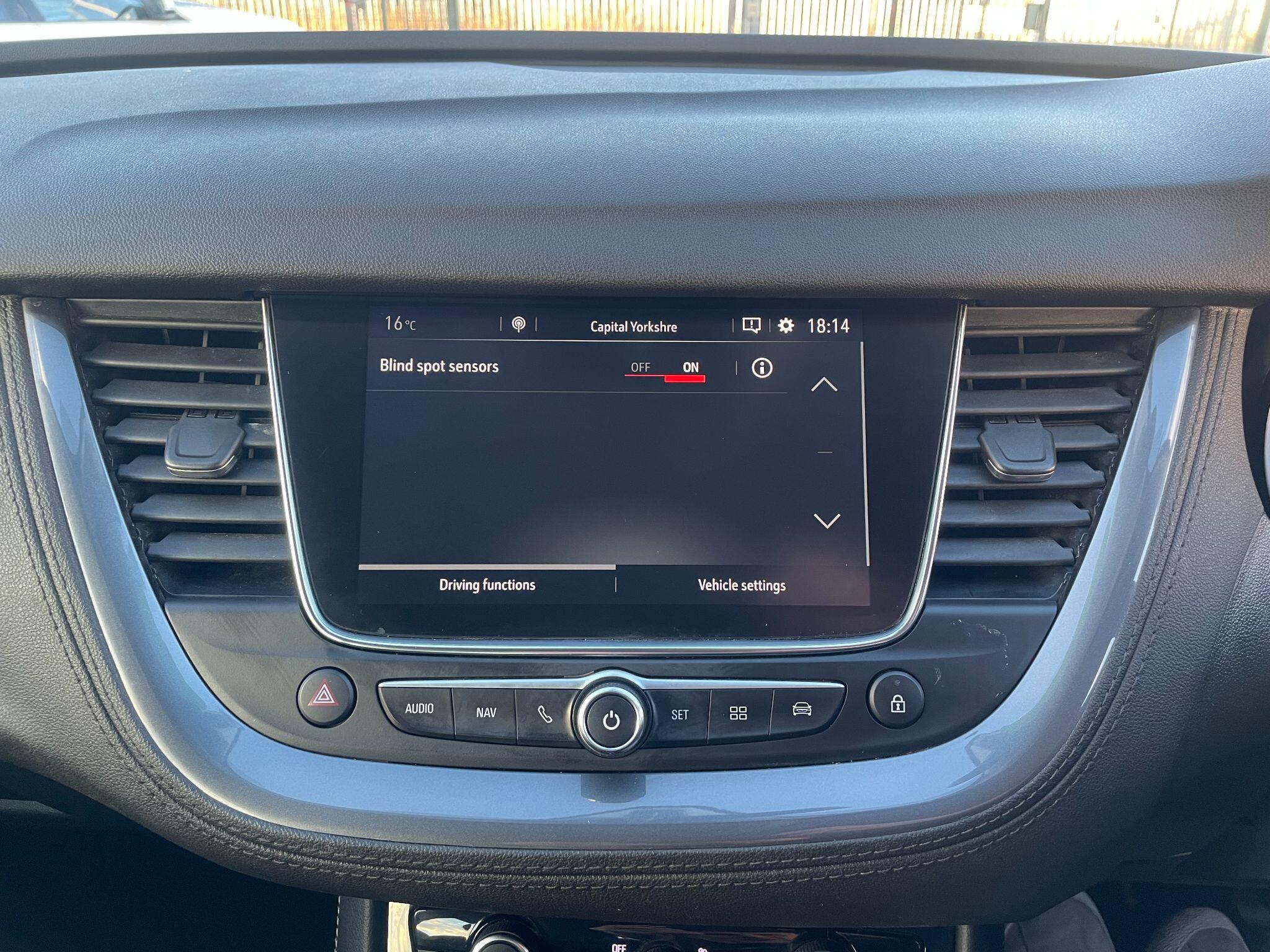 Vauxhall Grandland X 1.2 Turbo Sport Nav Euro 6 (s/s) 5dr 5dr Manual 2019