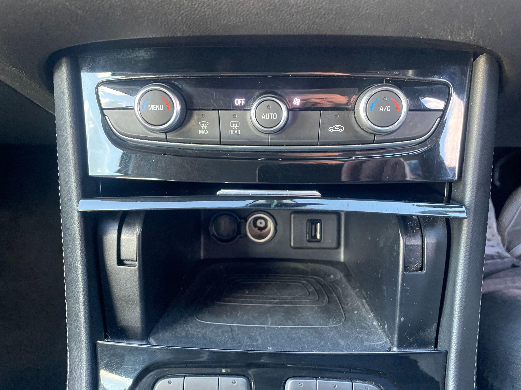 Vauxhall Grandland X 1.2 Turbo Sport Nav Euro 6 (s/s) 5dr 5dr Manual 2019