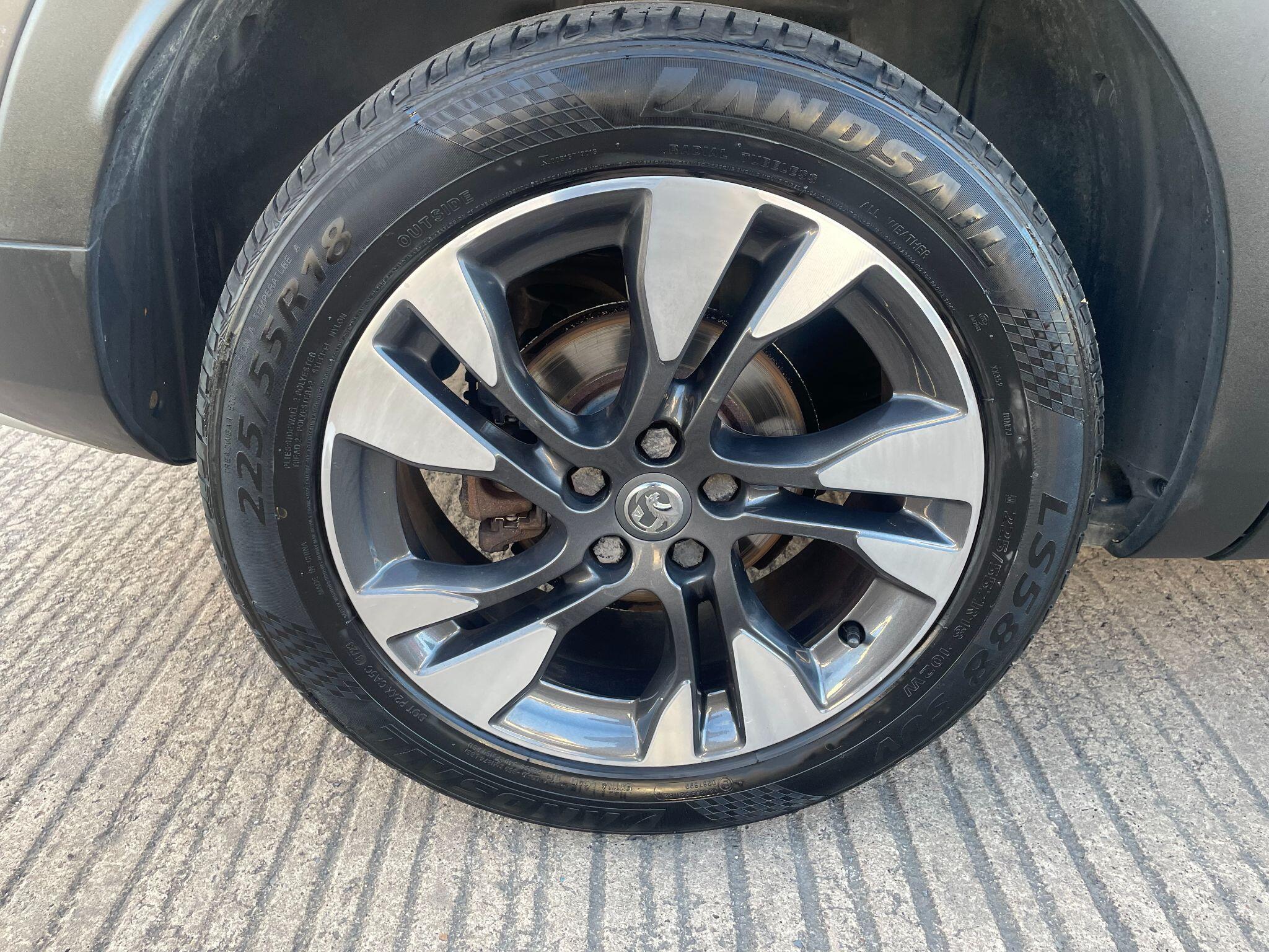 Vauxhall Grandland X 1.2 Turbo Sport Nav Euro 6 (s/s) 5dr 5dr Manual 2019