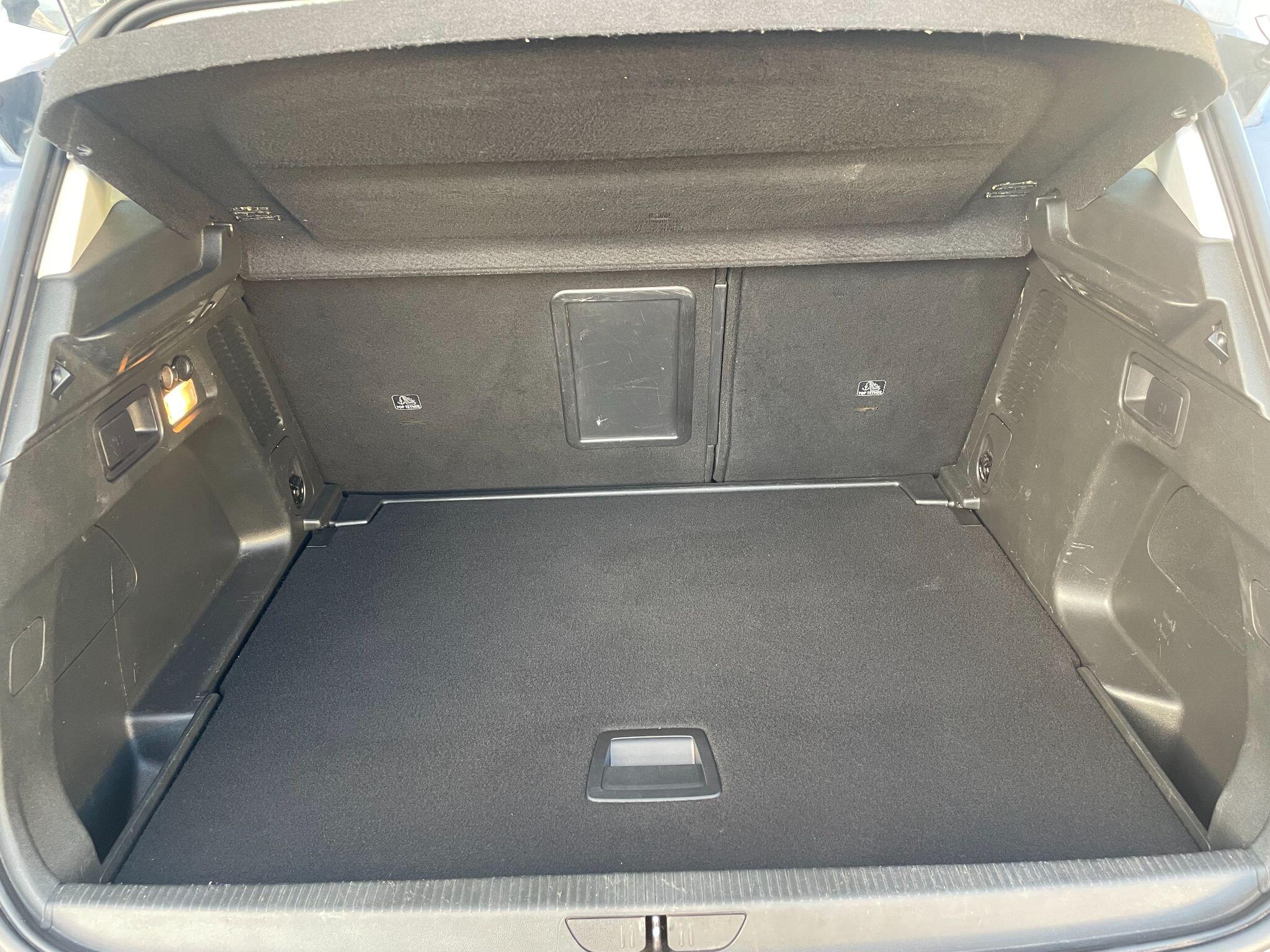 Vauxhall Grandland X 1.2 Turbo Sport Nav Euro 6 (s/s) 5dr 5dr Manual 2019