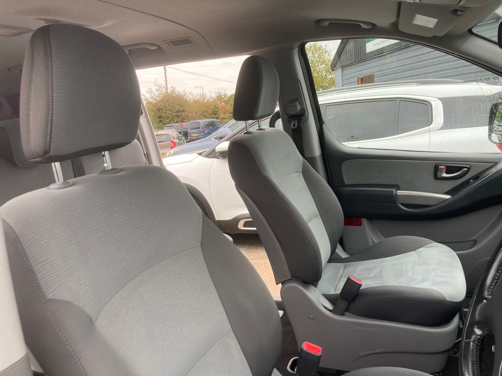 Hyundai I800 2.5 CRDi Style MPV 5dr Diesel Manual Euro 5 (136 ps) 5dr Manual 2014