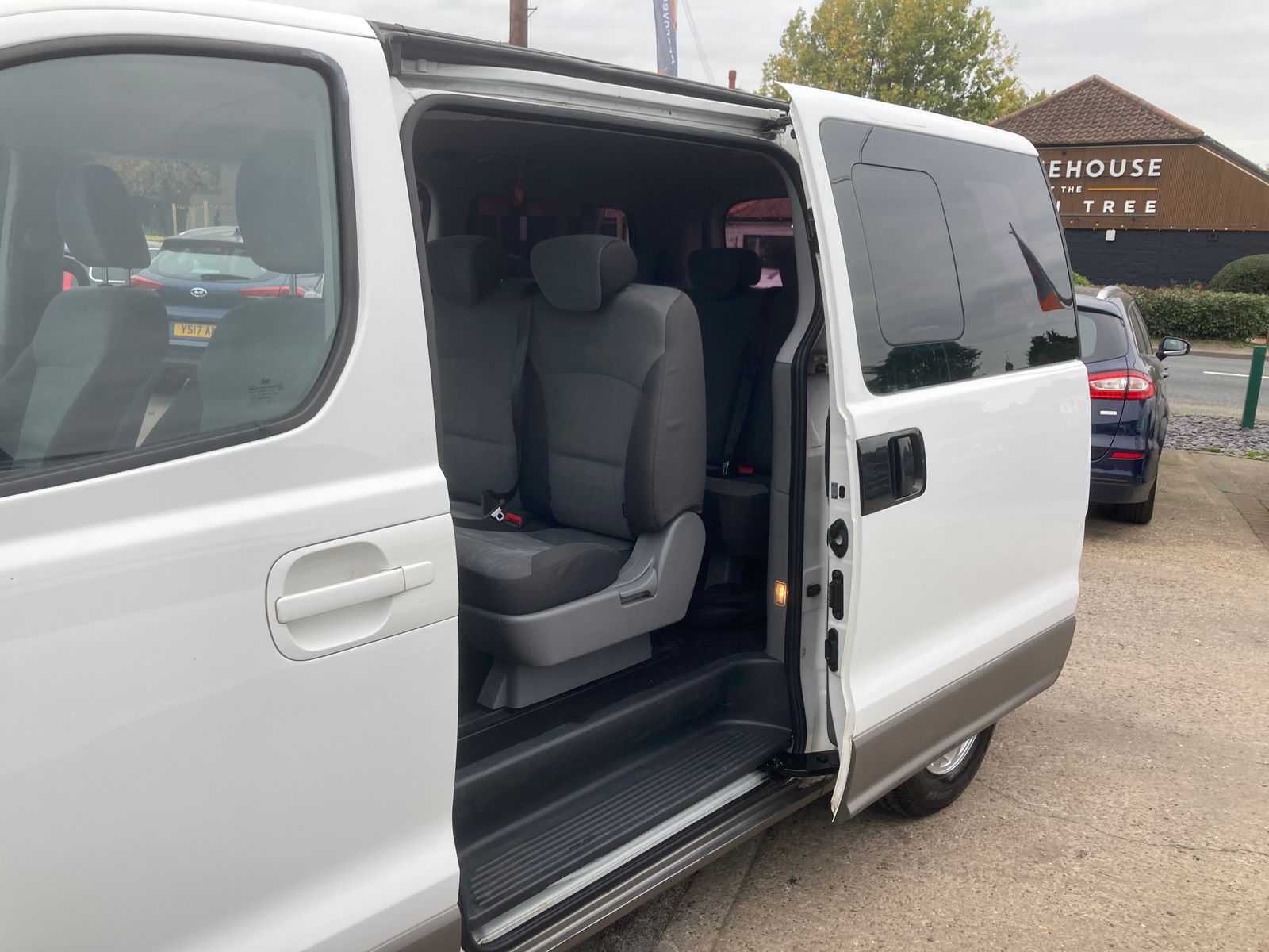 Hyundai I800 2.5 CRDi Style MPV 5dr Diesel Manual Euro 5 (136 ps) 5dr Manual 2014