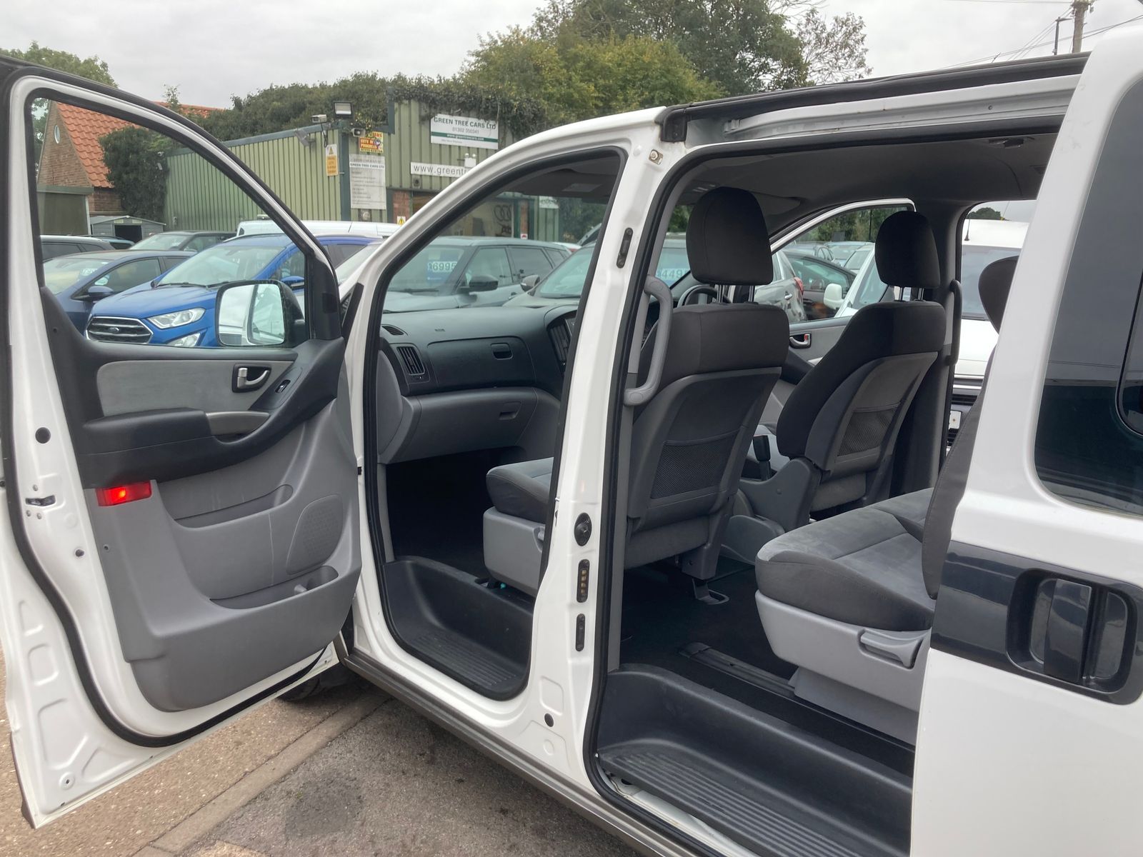 Hyundai I800 2.5 CRDi Style MPV 5dr Diesel Manual Euro 5 (136 ps) 5dr Manual 2014