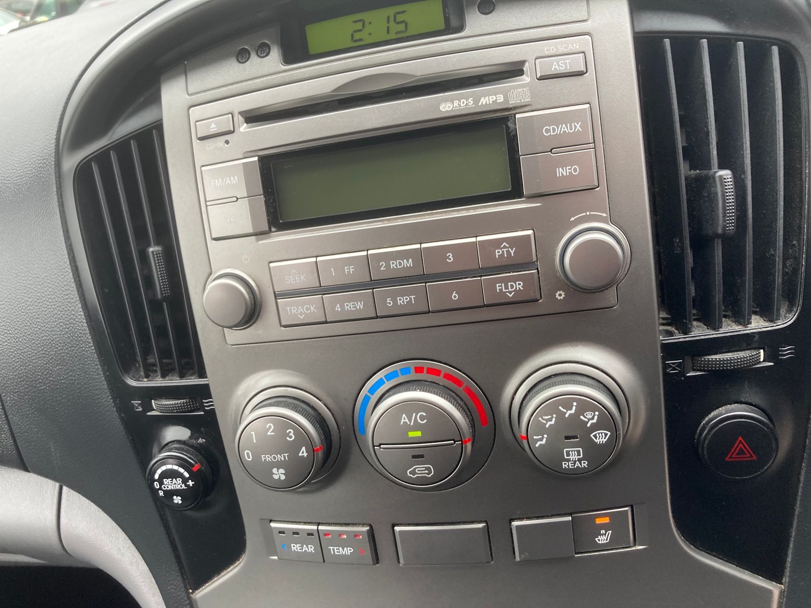 Hyundai I800 2.5 CRDi Style MPV 5dr Diesel Manual Euro 5 (136 ps) 5dr Manual 2014