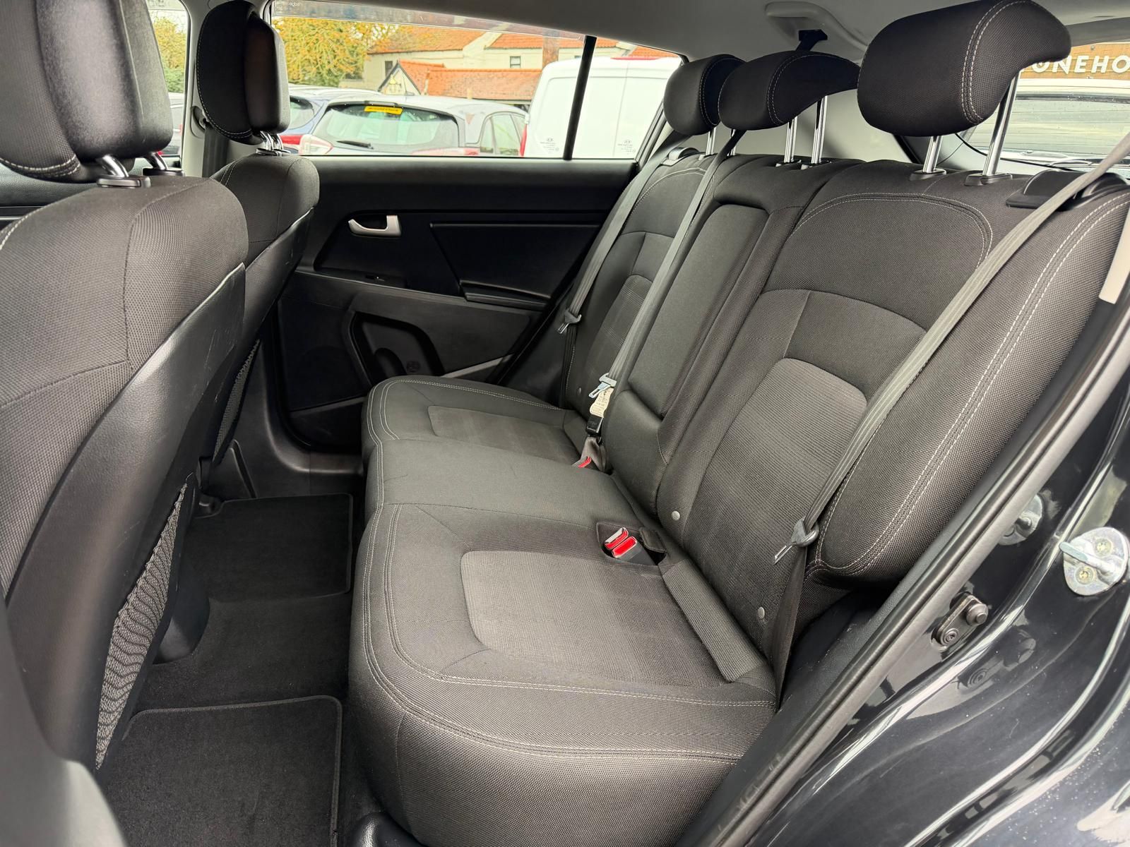 Kia Sportage 1.7 CRDi EcoDynamics 1 SUV 5dr Diesel Manual 2WD Euro 6 (s/s) (114 bhp) 5dr Manual 2015