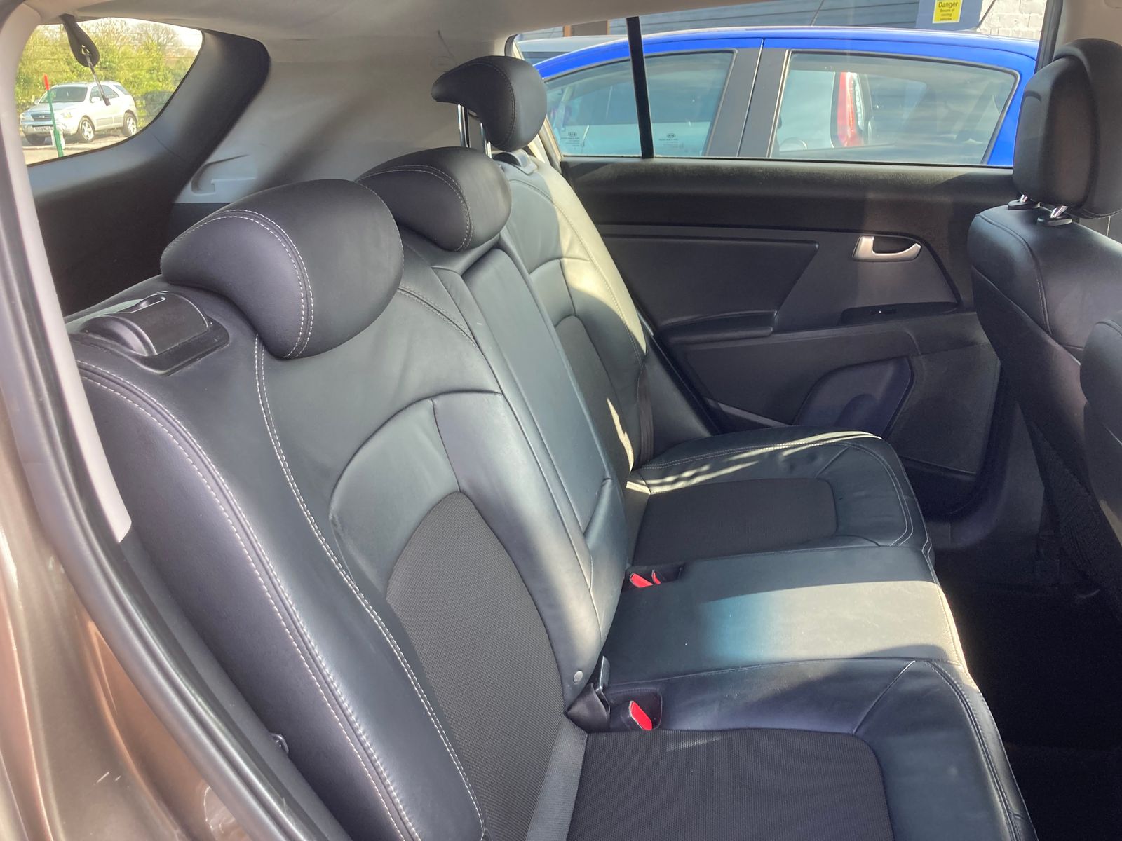 Kia Sportage 2.0 CRDi KX-2 SUV 5dr Diesel Manual AWD Euro 5 (134 bhp) 5dr Manual 2013