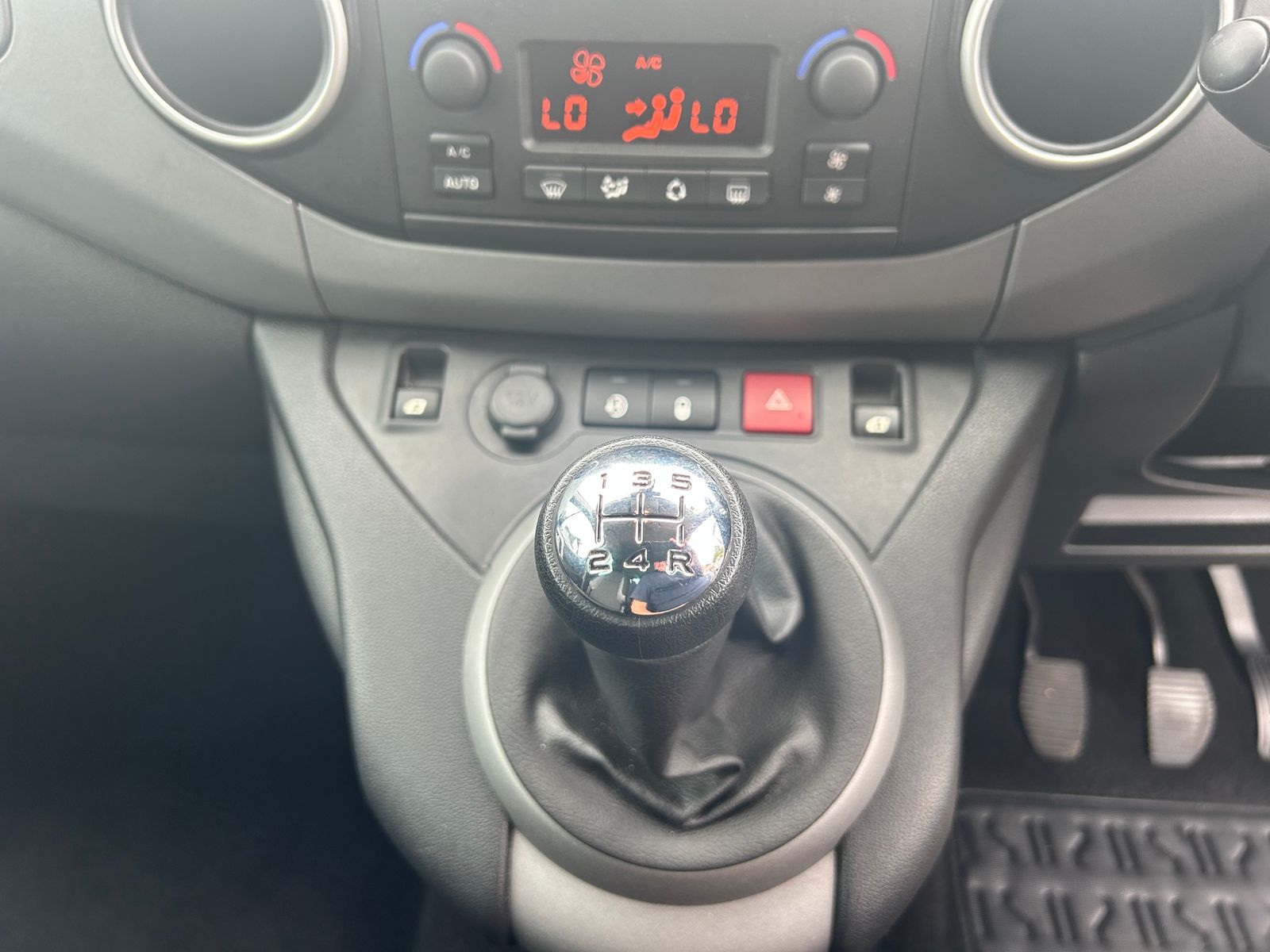 Peugeot Partner Tepee 1.6 BlueHDi Outdoor MPV 5dr Diesel Manual Euro 6 (s/s) (100 ps) 5dr Manual 2016