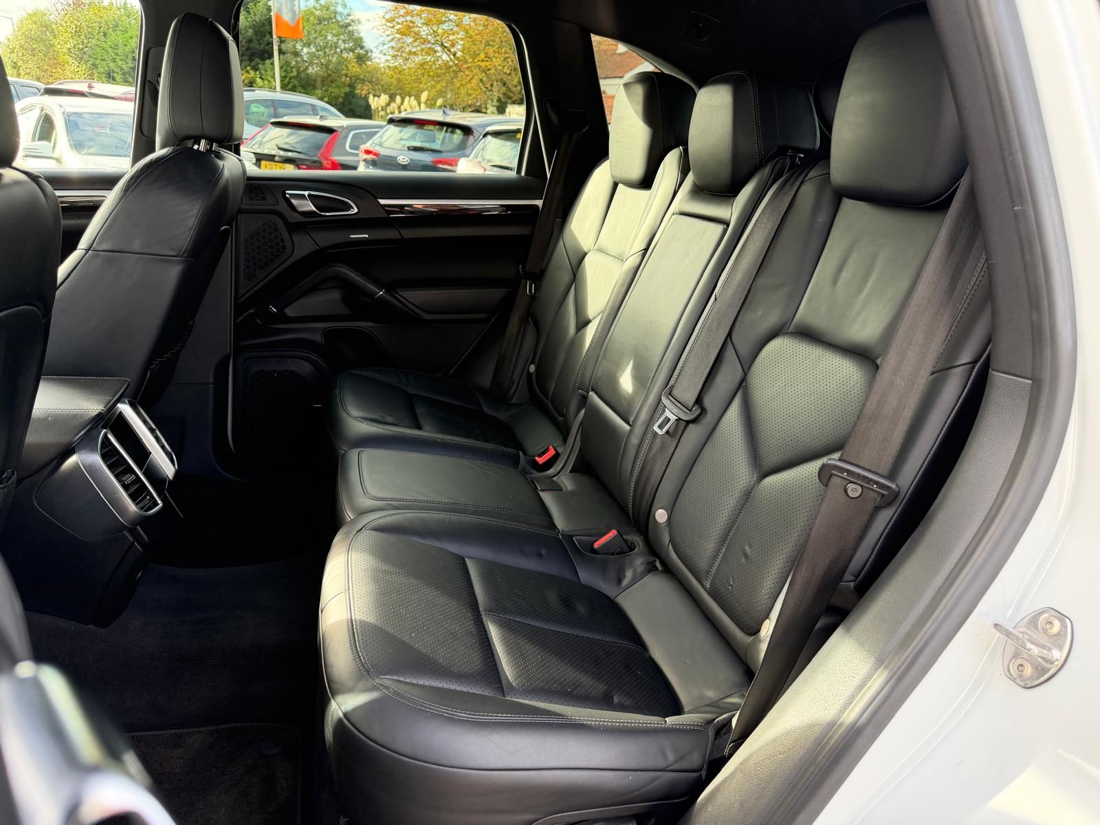 Porsche Cayenne 3.0 TD V6 SUV 5dr Diesel Tiptronic 4WD Euro 5 (s/s) (240 ps) 5dr Automatic 2012