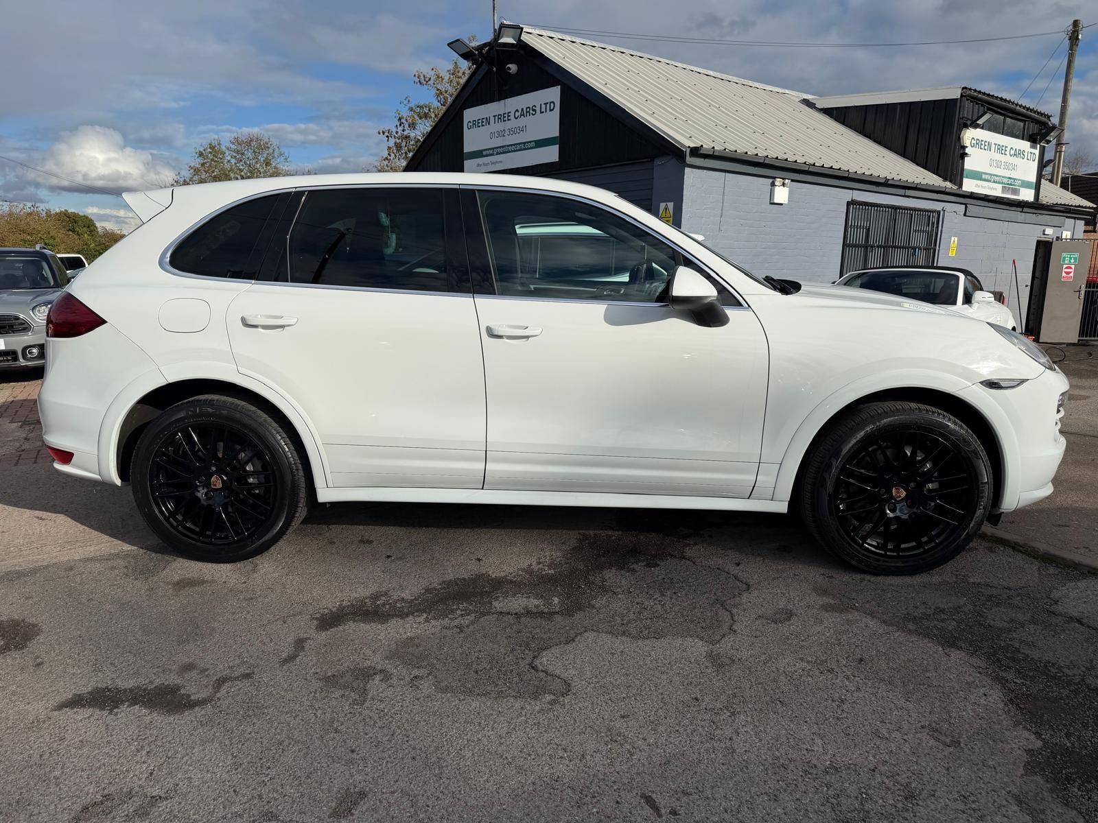 Porsche Cayenne 3.0 TD V6 SUV 5dr Diesel Tiptronic 4WD Euro 5 (s/s) (240 ps) 5dr Automatic 2012