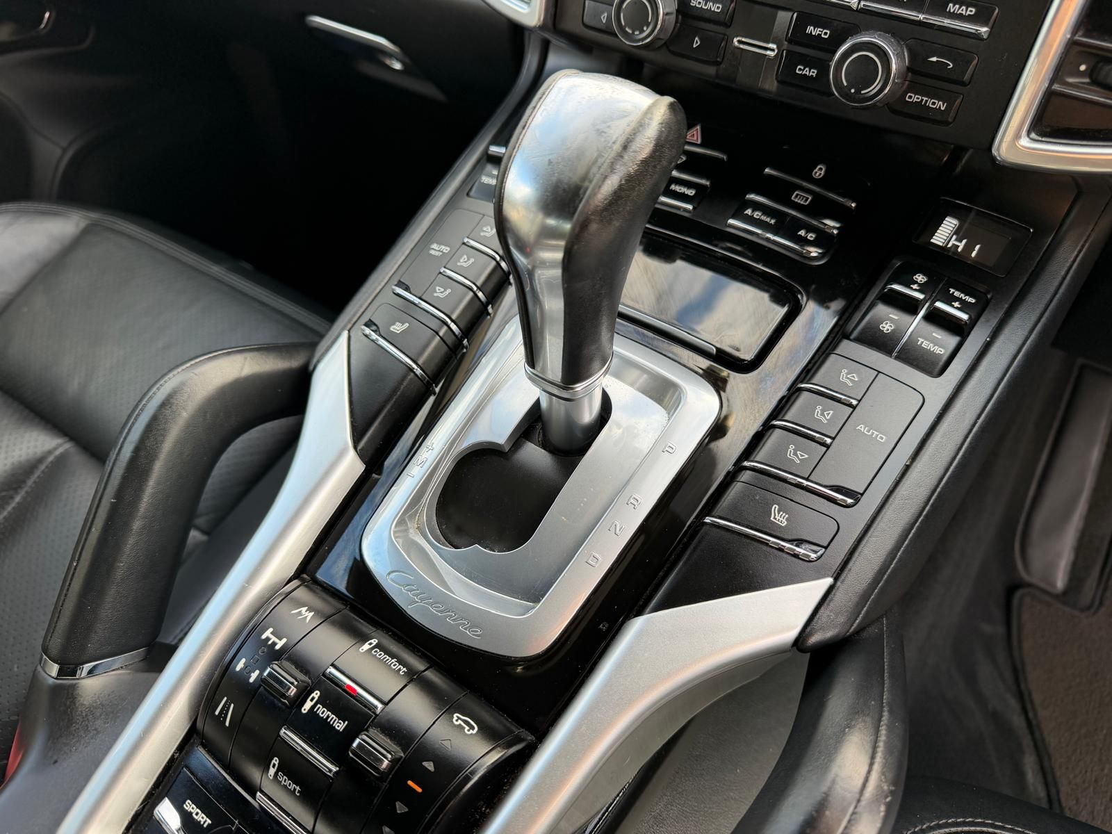 Porsche Cayenne 3.0 TD V6 SUV 5dr Diesel Tiptronic 4WD Euro 5 (s/s) (240 ps) 5dr Automatic 2012