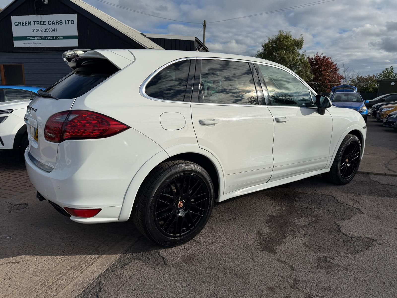 Porsche Cayenne 3.0 TD V6 SUV 5dr Diesel Tiptronic 4WD Euro 5 (s/s) (240 ps) 5dr Automatic 2012