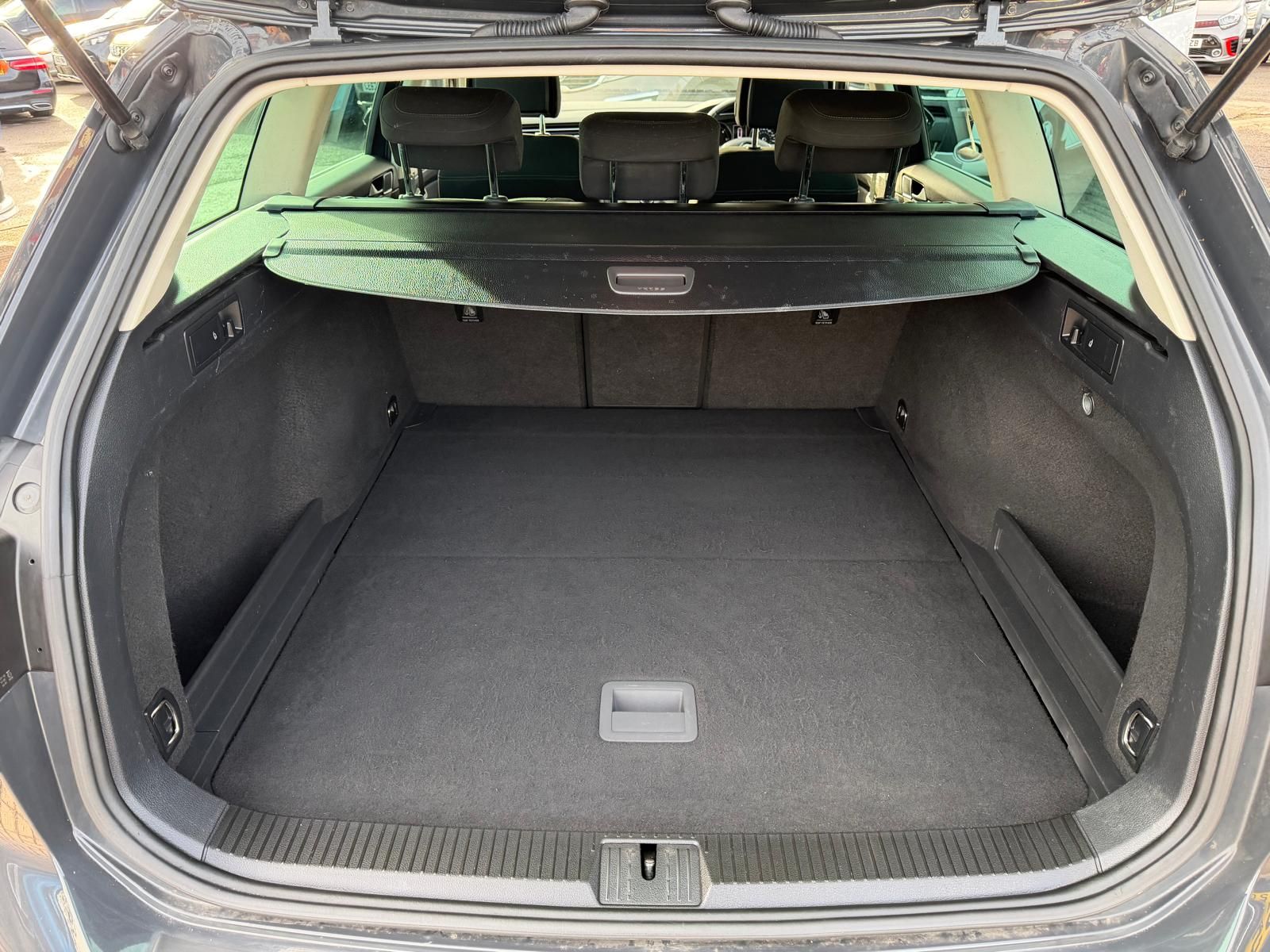 Volkswagen Passat 2.0 TDI SE Business Estate 5dr Diesel Manual Euro 6 (s/s) (150 ps) 5dr Manual 2017